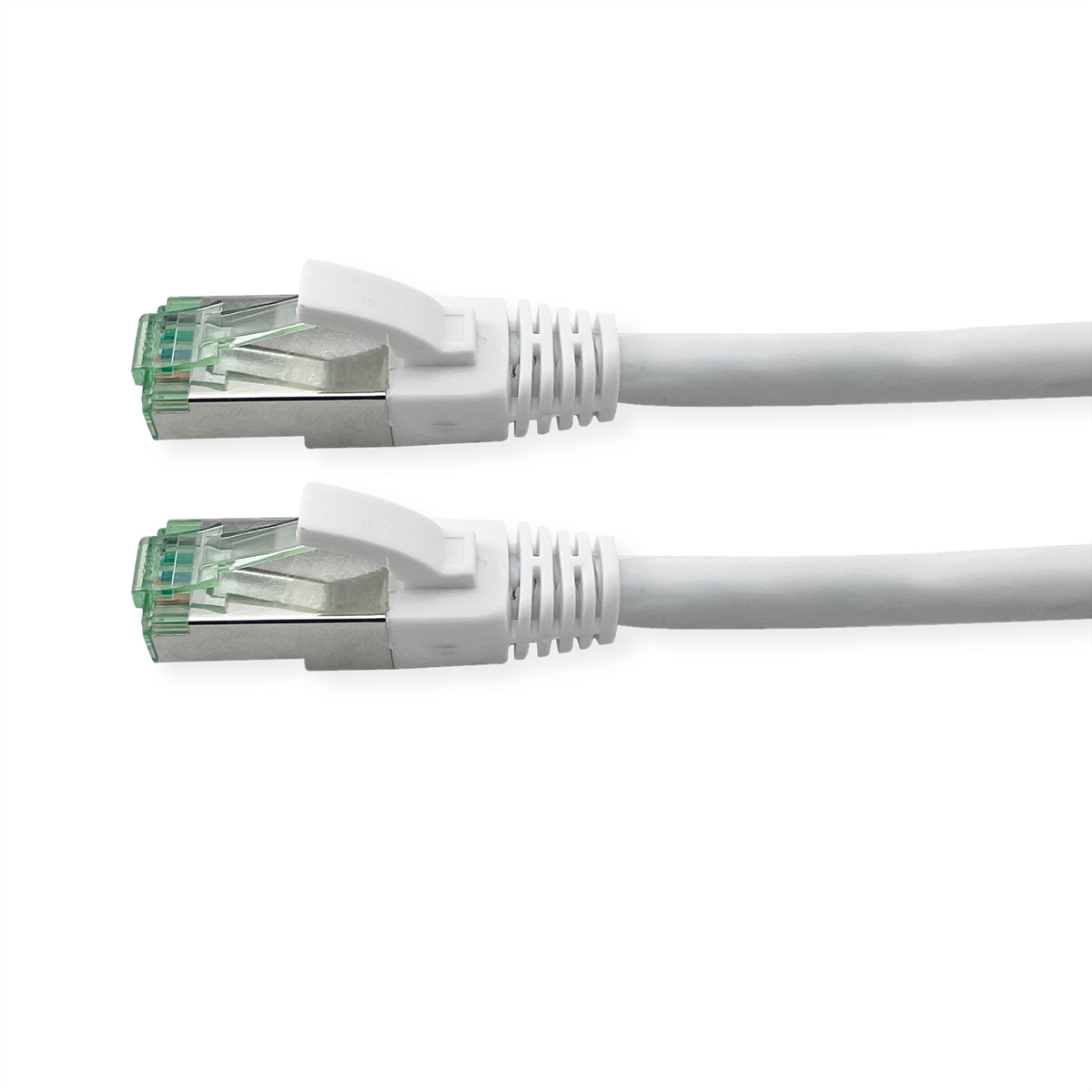 Twee witte netwerkkabels met transparante connectoren op een witte achtergrond.
