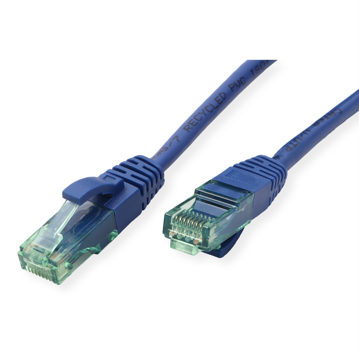 Twee blauwe netwerkkabels met blauwe connectoren en transparante stekkers, witte achtergrond.