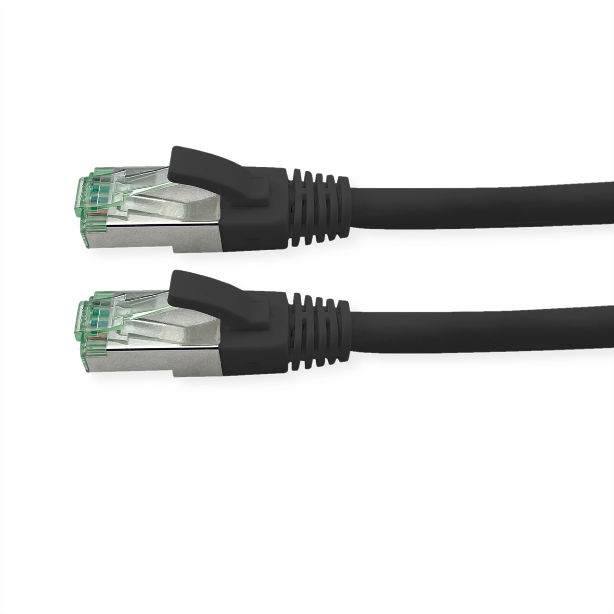 Deux câbles Ethernet noirs avec connecteurs, vue en angle sur surface blanche.