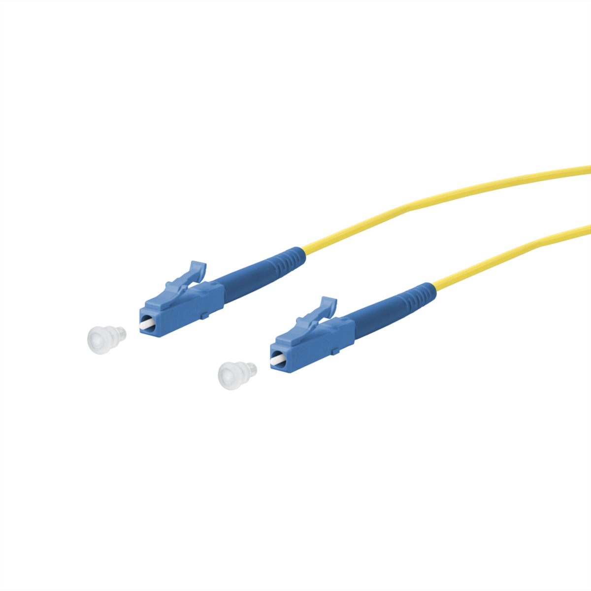 Deux câbles à fibre optique jaunes avec des connecteurs bleus. Fond blanc.