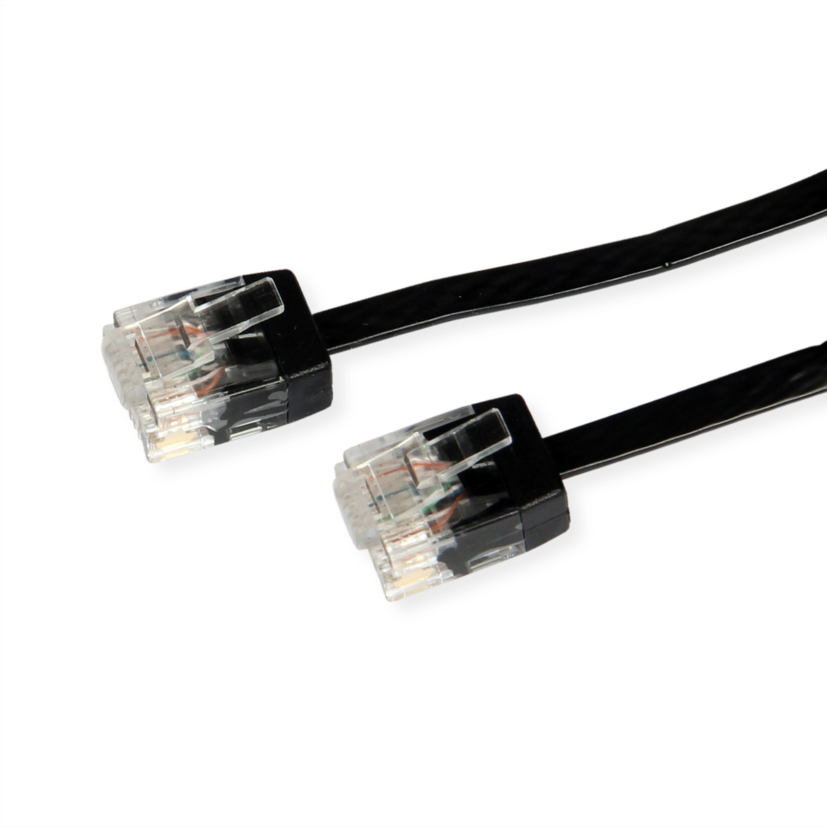 Twee Ethernet-kabels met transparante connectoren. Witte achtergrond.