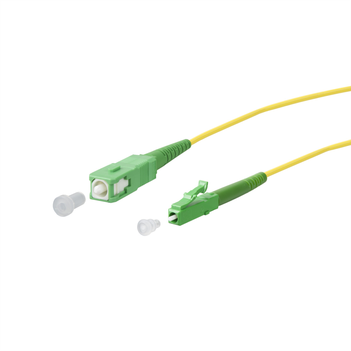 Câble fibre optique vert avec connecteurs et capuchons sur fond blanc.
