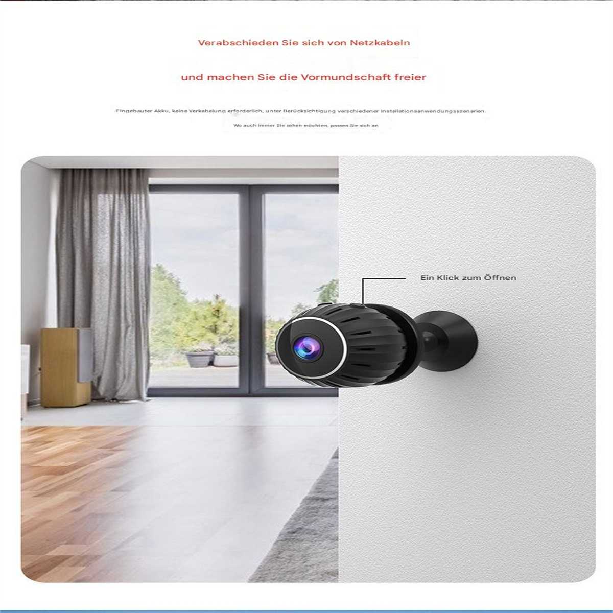 Schwarze Kamera an weißer Wand. Hintergrund: Fenster, Vorhänge und Außenansicht.