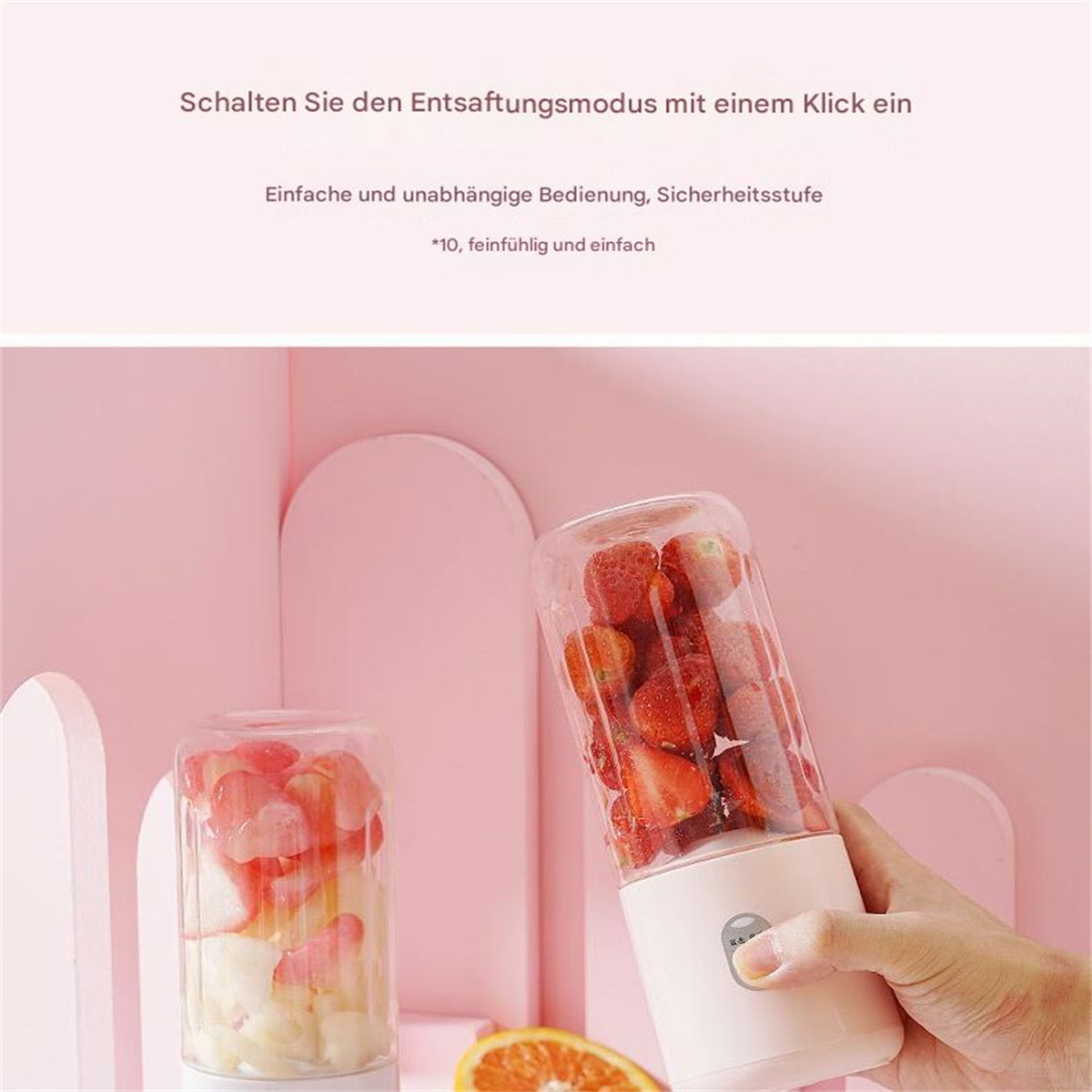 Ein Erdbeer-Smoothie-Maker mit Mixer und rosa Hintergrund.