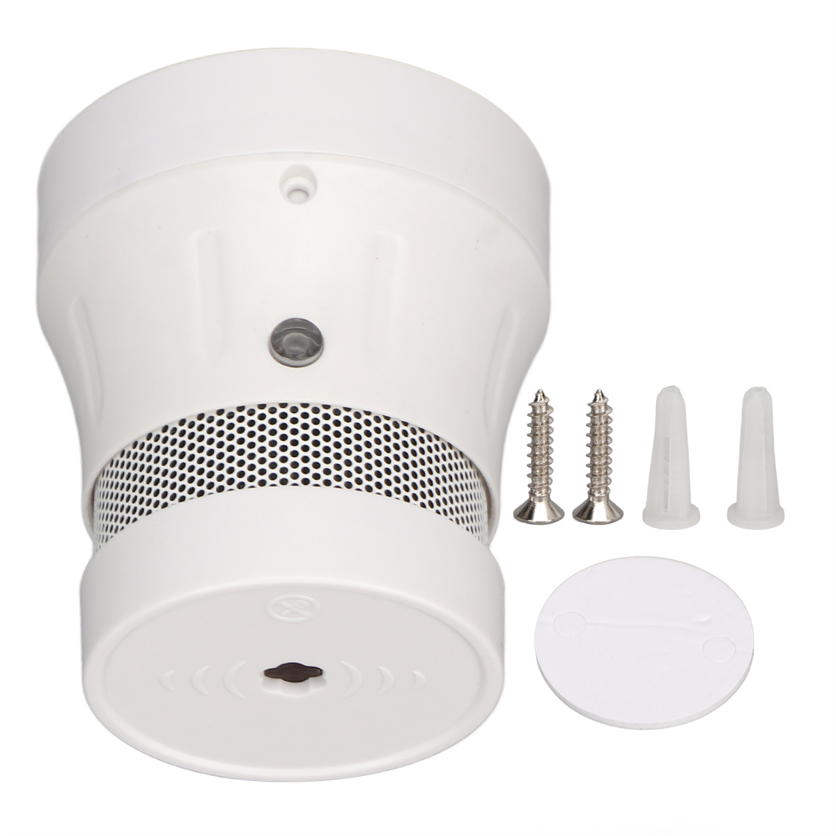 Weißer Rauchmelder mit Schrauben und Befestigungsmaterial. Perforierter Boden und kleine Lichter oben.