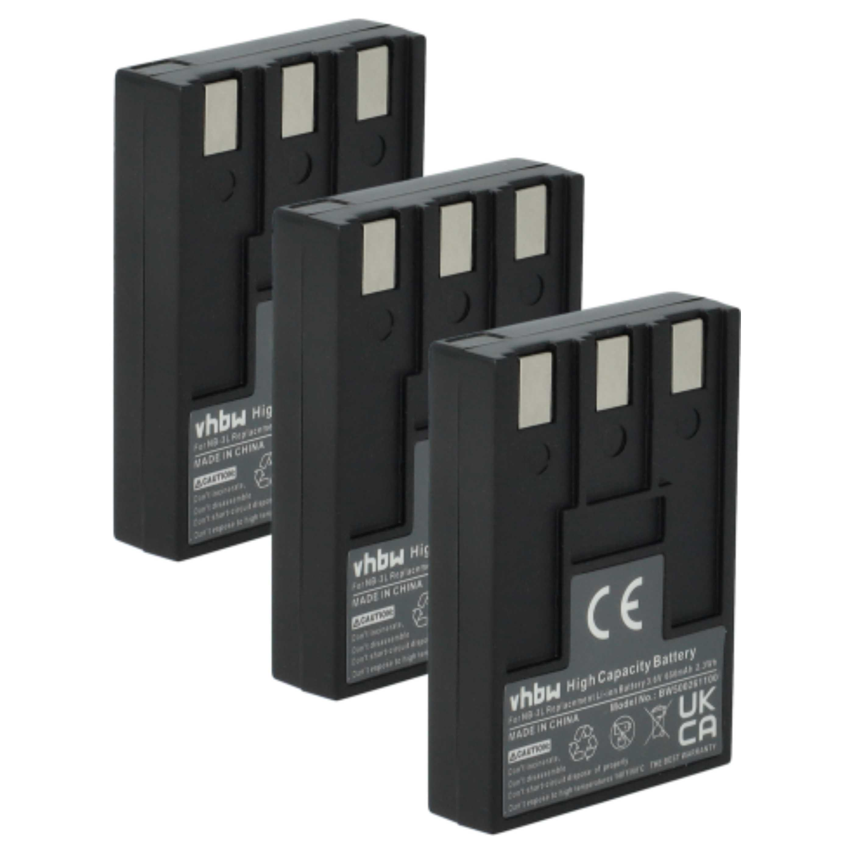 Drei schwarze Batterien mit Etiketten. Sie haben ein silbernes Metallteil und den Text vhbw High Capacity Battery.