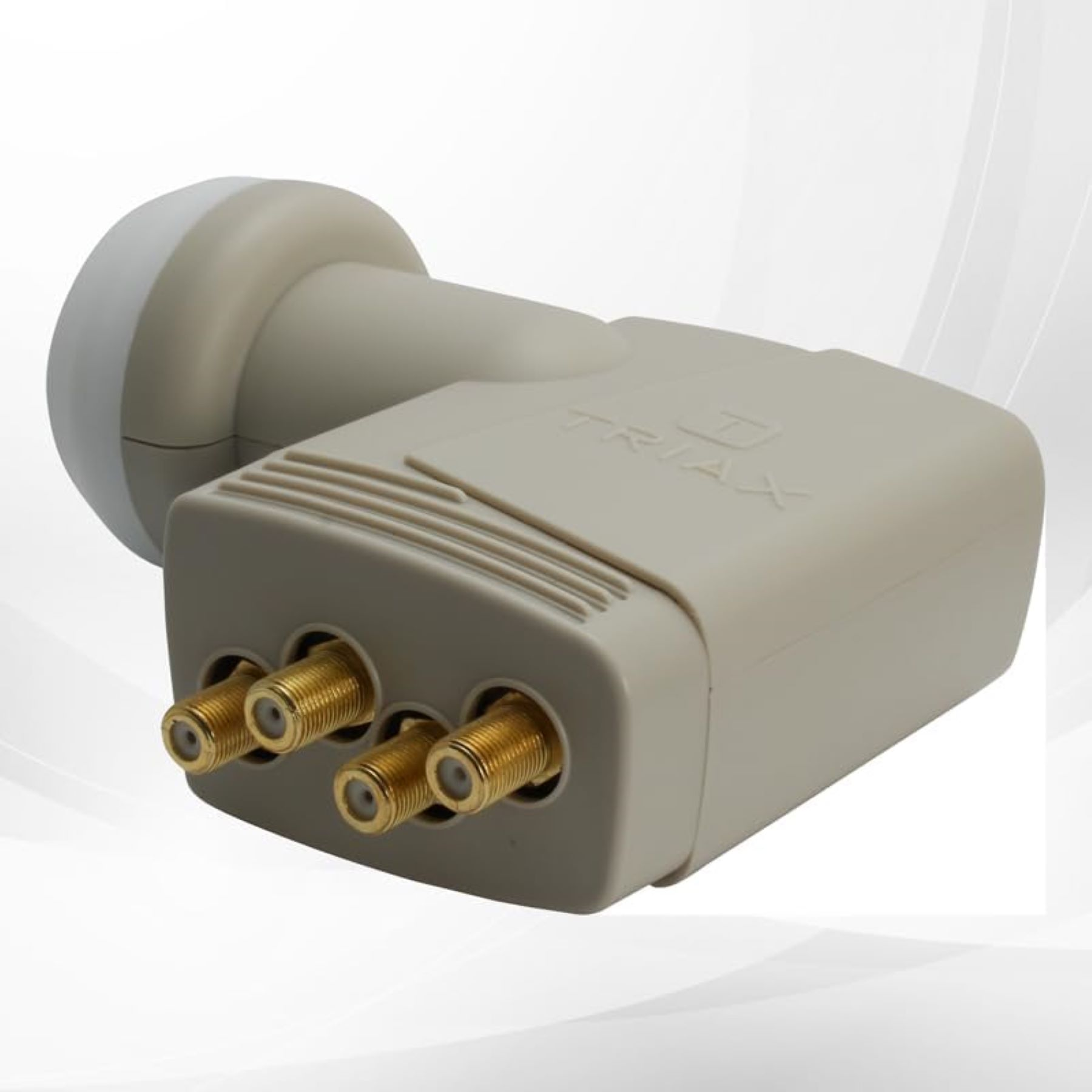 Ein Satellitenempfänger mit mehreren Eingangsanschlüssen, Marke 'TRIAX'.