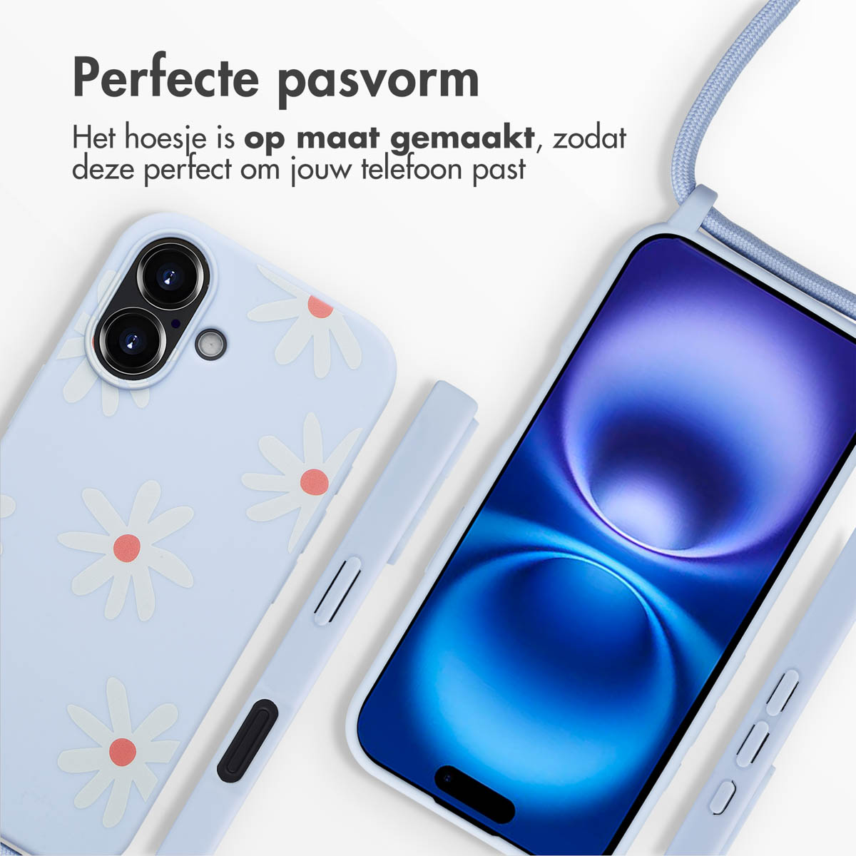 Telefoon in een lichtblauwe hoes. Witte achtergrond met tekst.