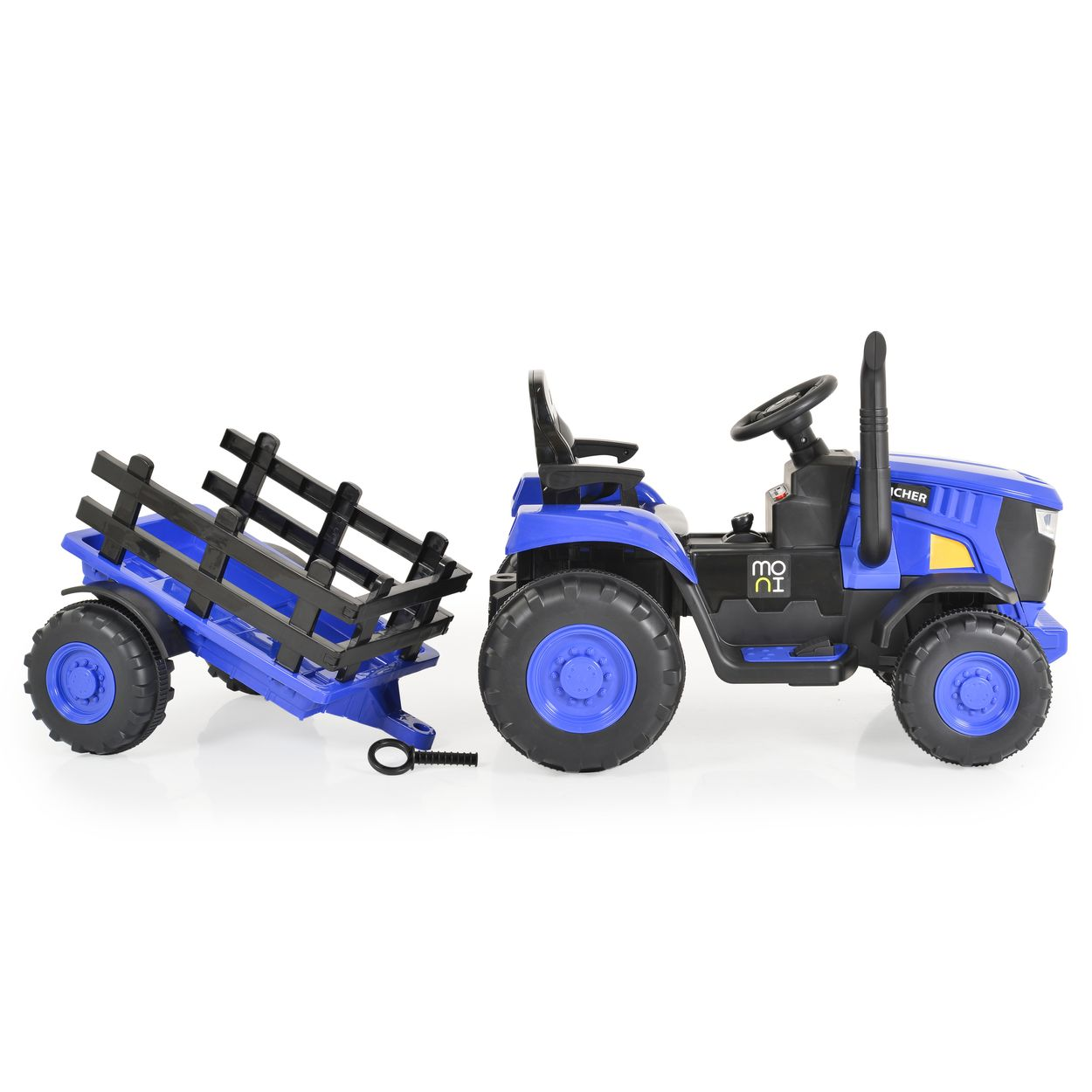 Ein blauer Spielzeugtraktor zieht einen schwarzen Wagen auf einer weißen Oberfläche.