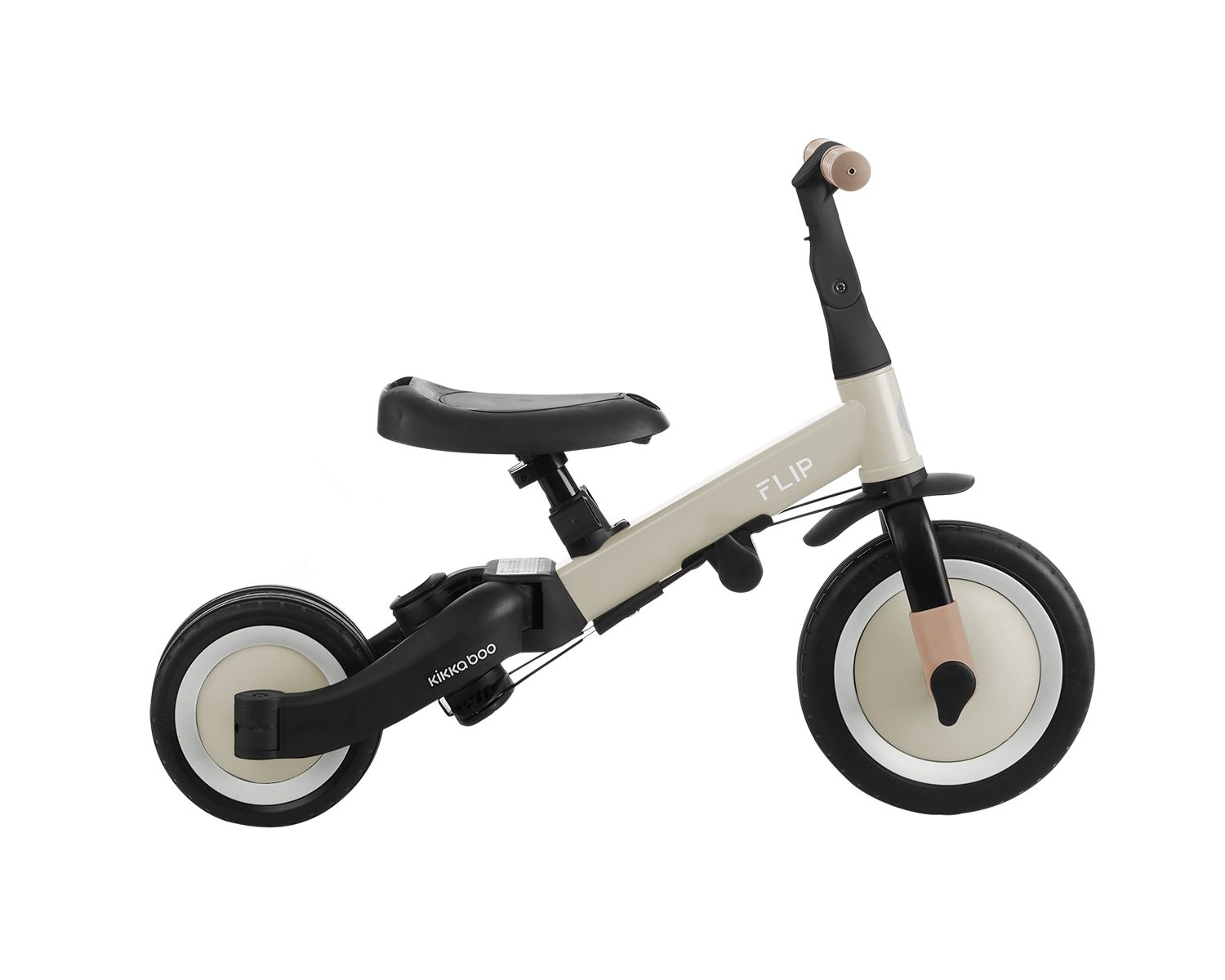 Ein beige-schwarzes Laufrad für Kinder. Es hat einen Sitz, einen Lenker und zwei Räder.