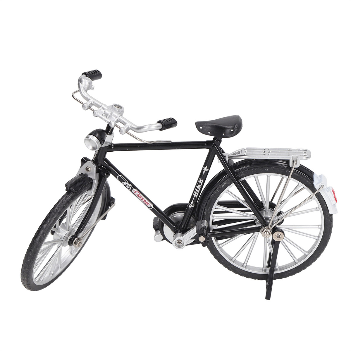 Ein detailliertes schwarzes Fahrradmodell mit silbernen Akzenten, auf weißem Hintergrund.