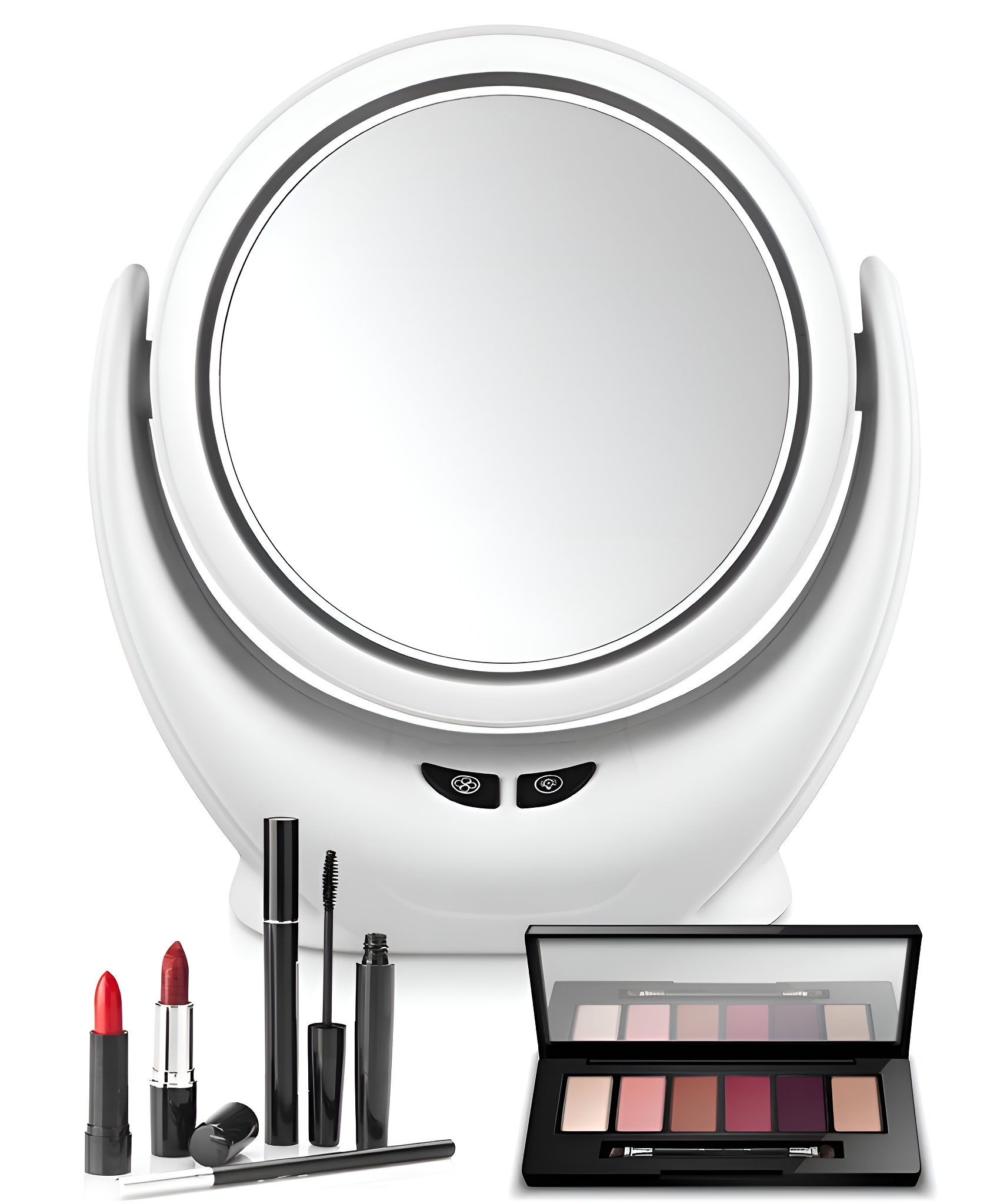 Weißer Schminkspiegel, Lippenstift, Mascara, Pinsel und eine Lidschattenpalette auf weißer Oberfläche.