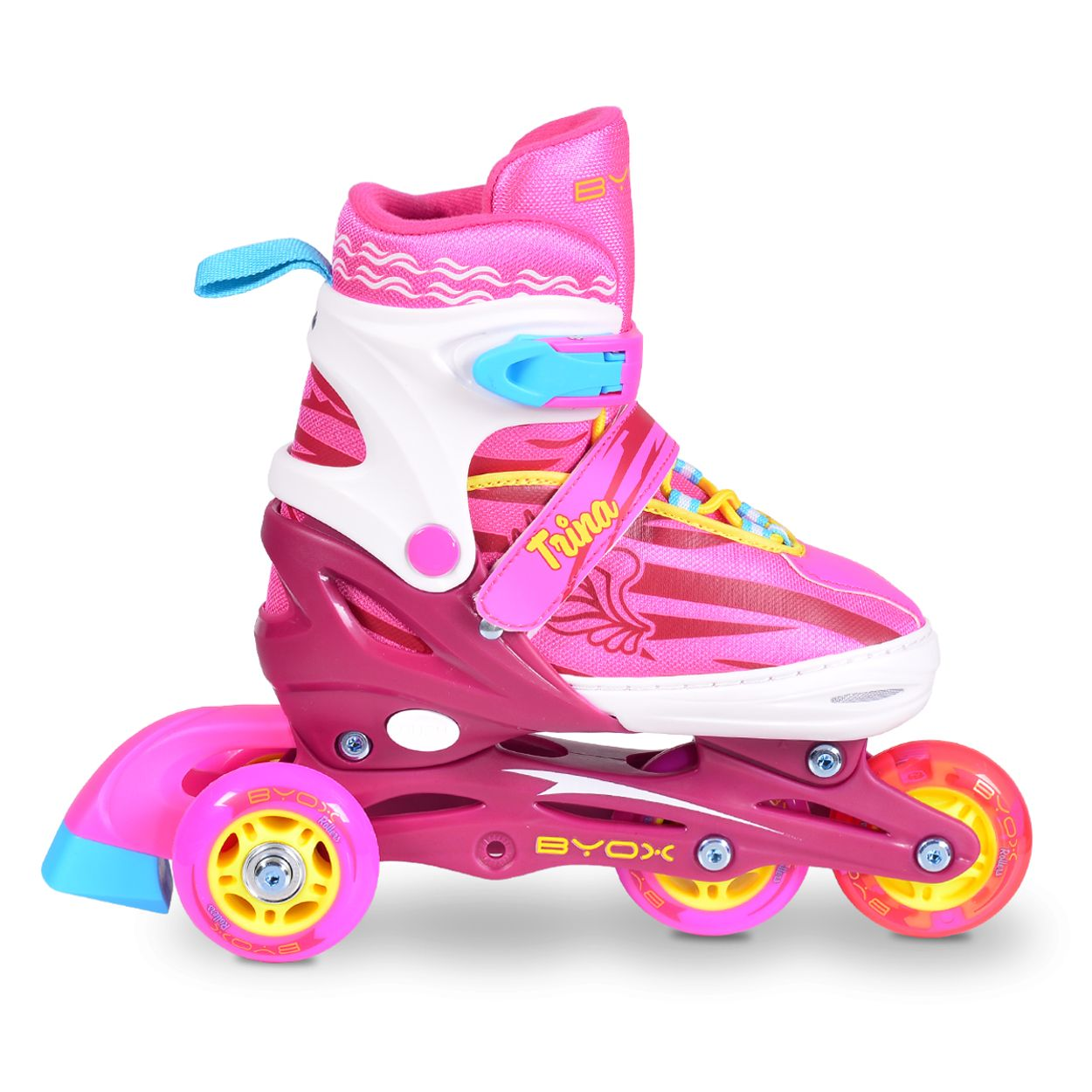 Rosa-weißer Rollschuh mit rosa Rollen. Ein blauer Riemen befindet sich am Stiefel.