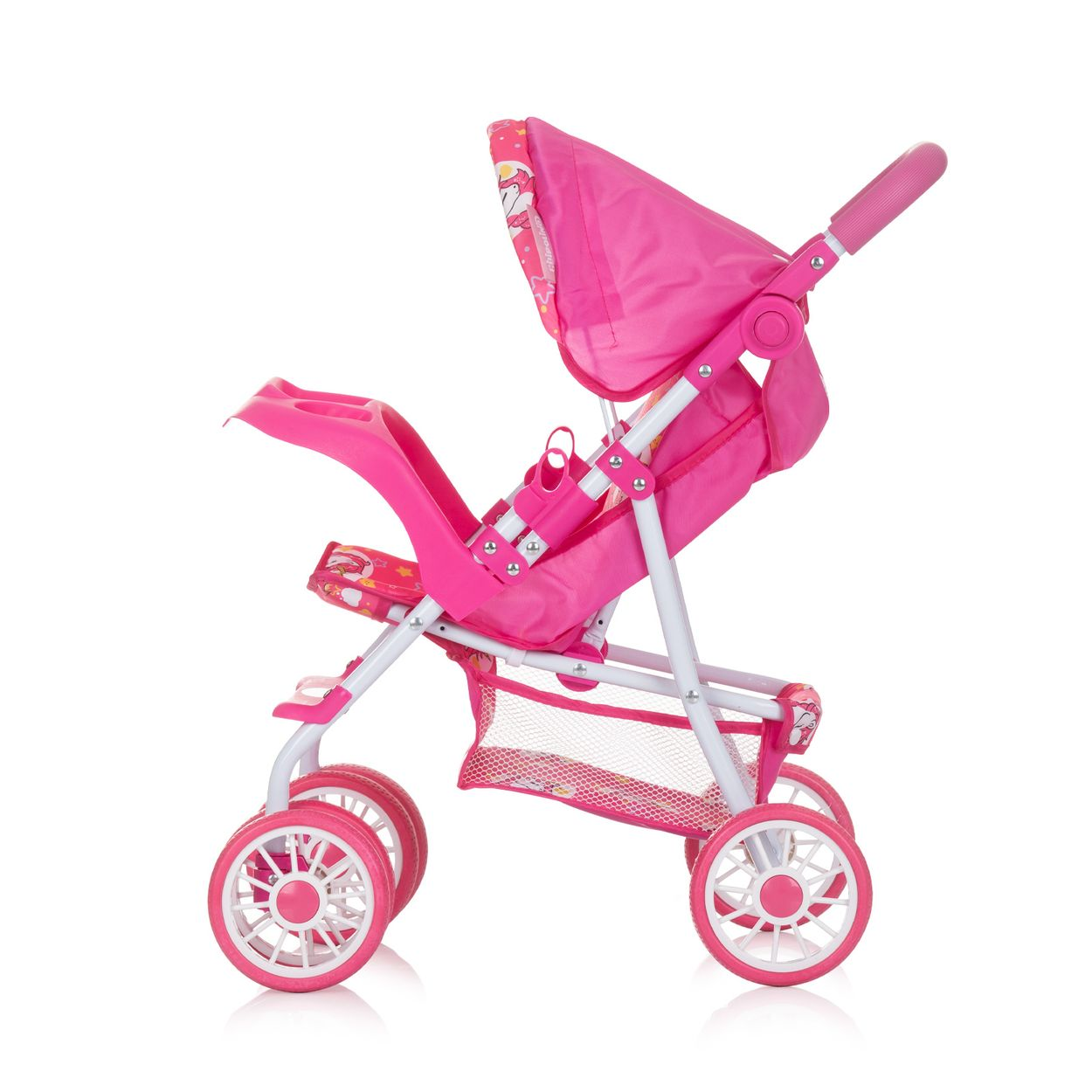 Rosa Puppenwagen, Seitenansicht auf weißem Hintergrund. Hat ein Verdeck, einen Griff, einen Sitz, einen Korb und Räder.