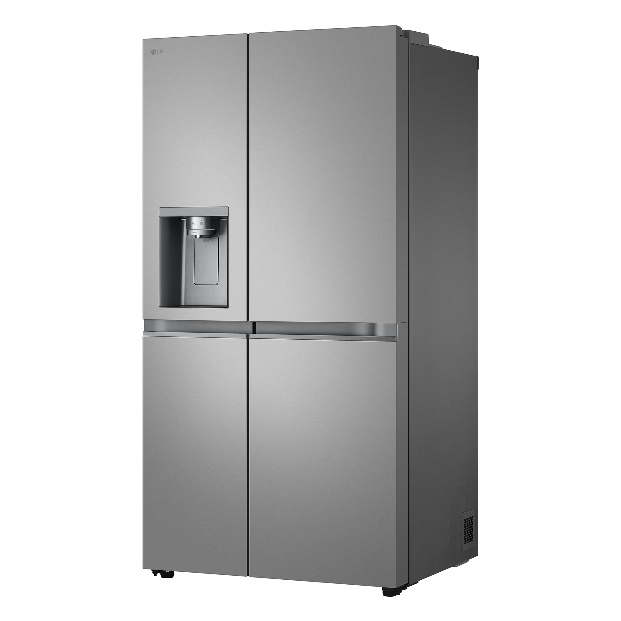 Silberner LG-Kühlschrank mit vier Türen. Er hat einen Wasserspender. Weißer Hintergrund.