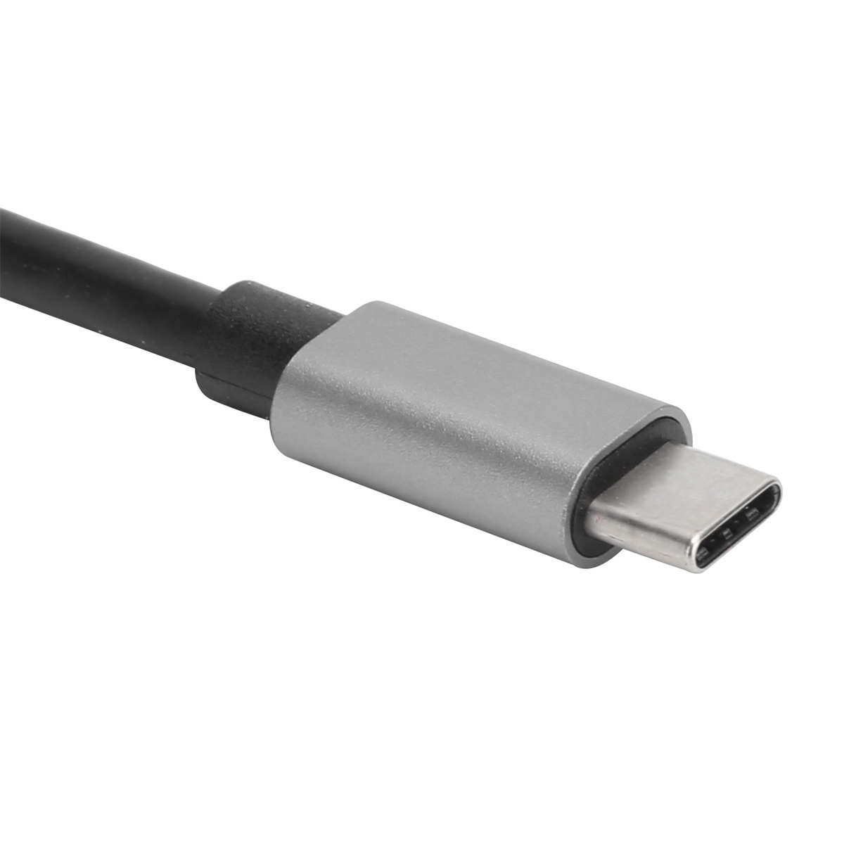 Nahaufnahme eines schwarzen USB-C-Kabels mit silbernem Stecker.