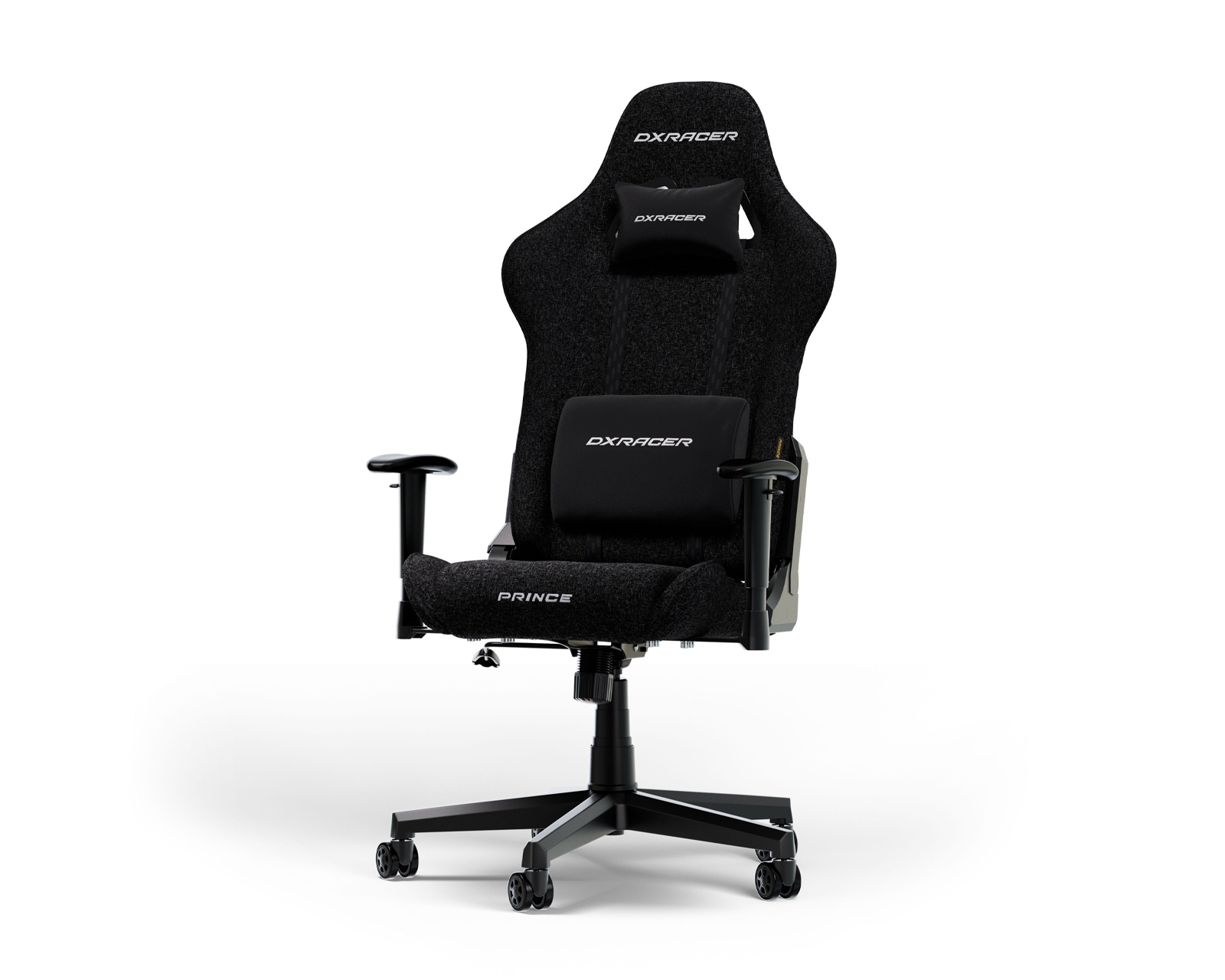 Schwarzer Gaming-Stuhl mit Kopfstütze und Lendenwirbelstütze. Der Stuhl steht auf weißem Hintergrund.