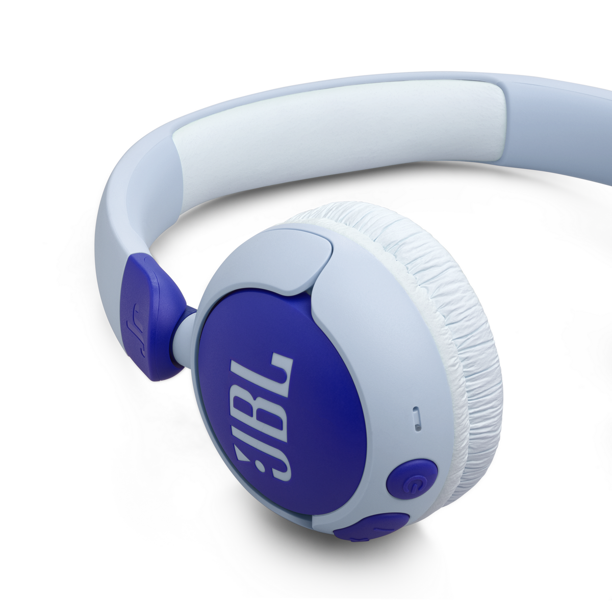 Cuffie JBL, archetto bianco, padiglioni blu con logo JBL bianco. Sfondo bianco.