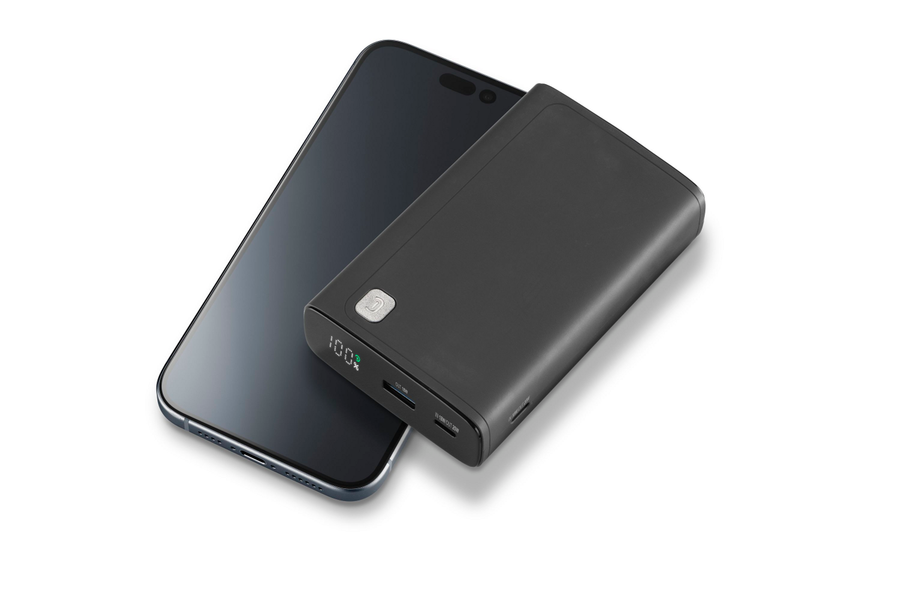 Czarny smartfon leży na czarnym power banku. Pokazuje 100% naładowania.