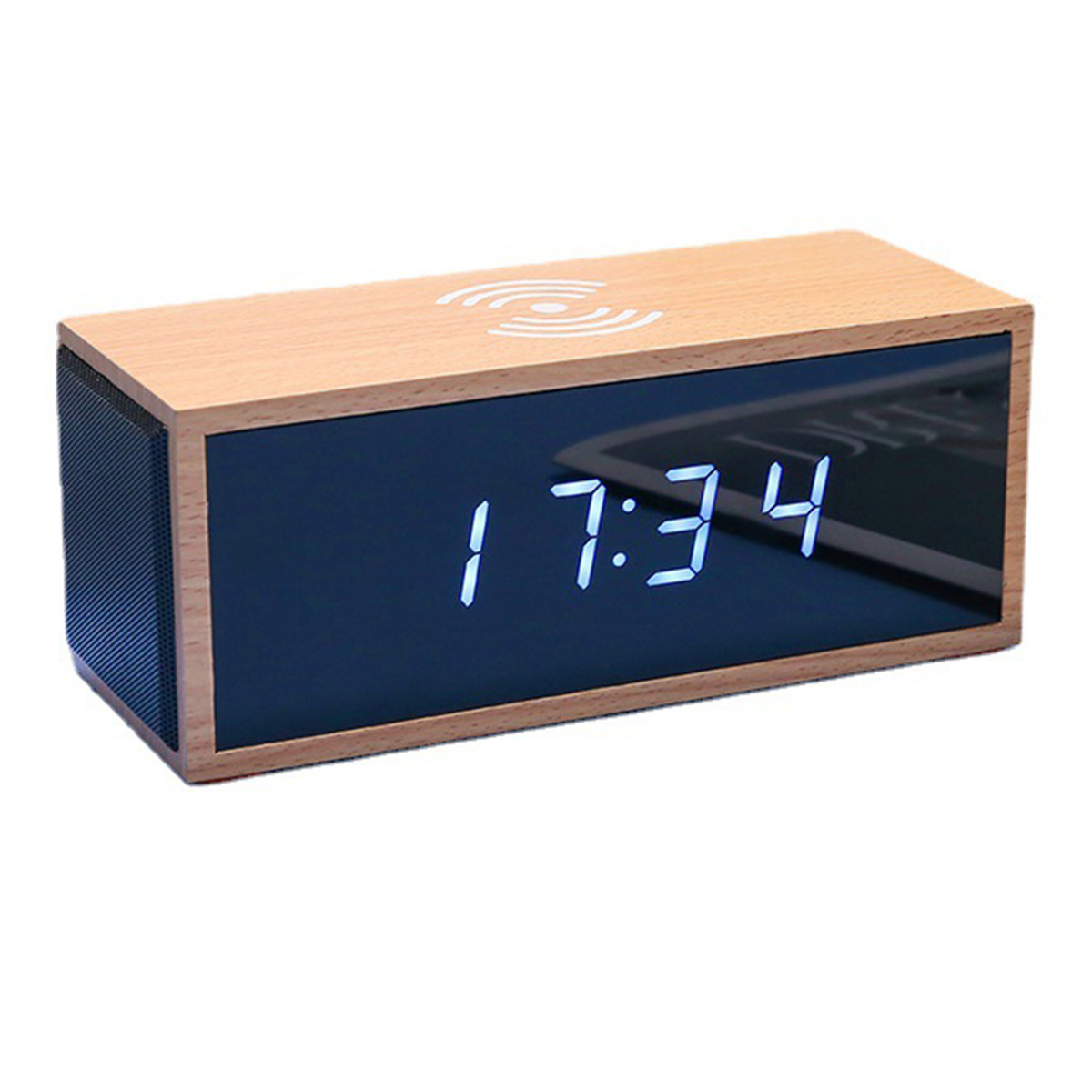 Holzuhr mit Digitalanzeige 17:34.