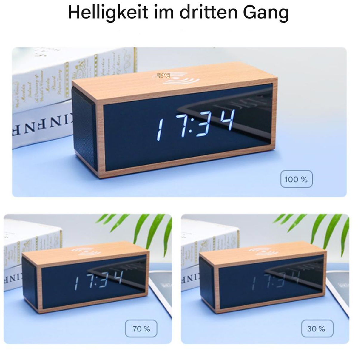 Eine Uhr in Holzoptik zeigt die Uhrzeit mit Helligkeitseinstellungen. Die Zeit ist 17:34.