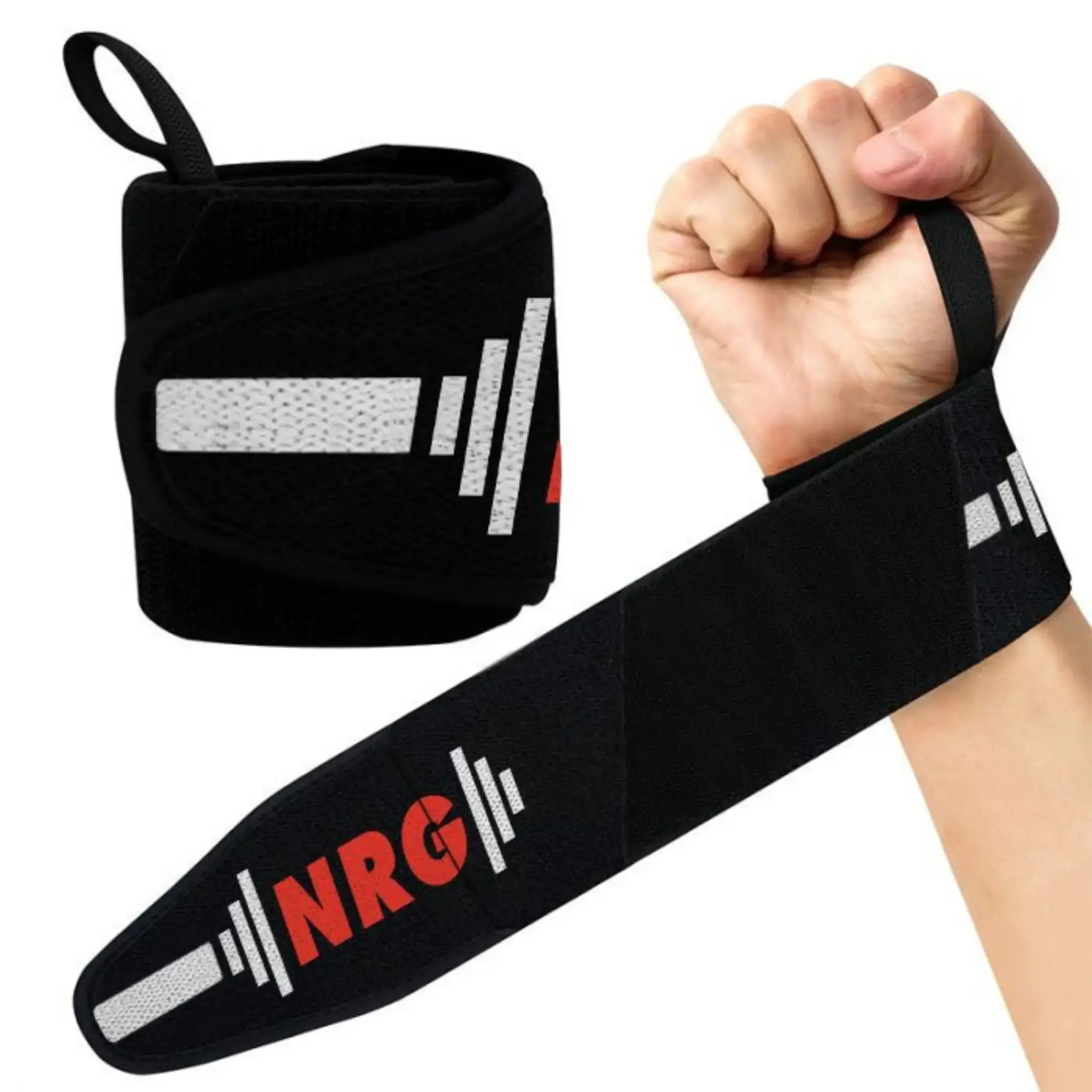 Zwarte polsband met witte en rode tekst “NRG”. Gewichthefuitrusting.