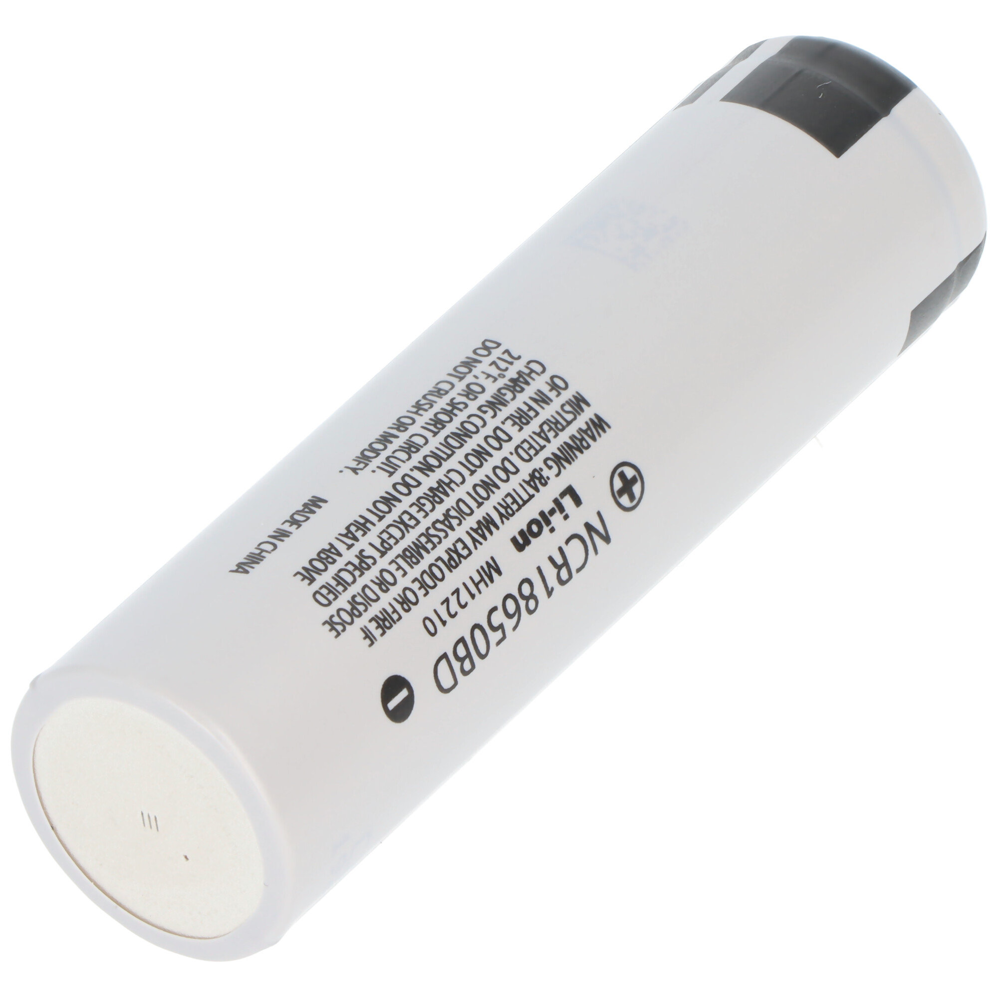 Een witte cilindrische batterij met zwarte accenten en tekst.