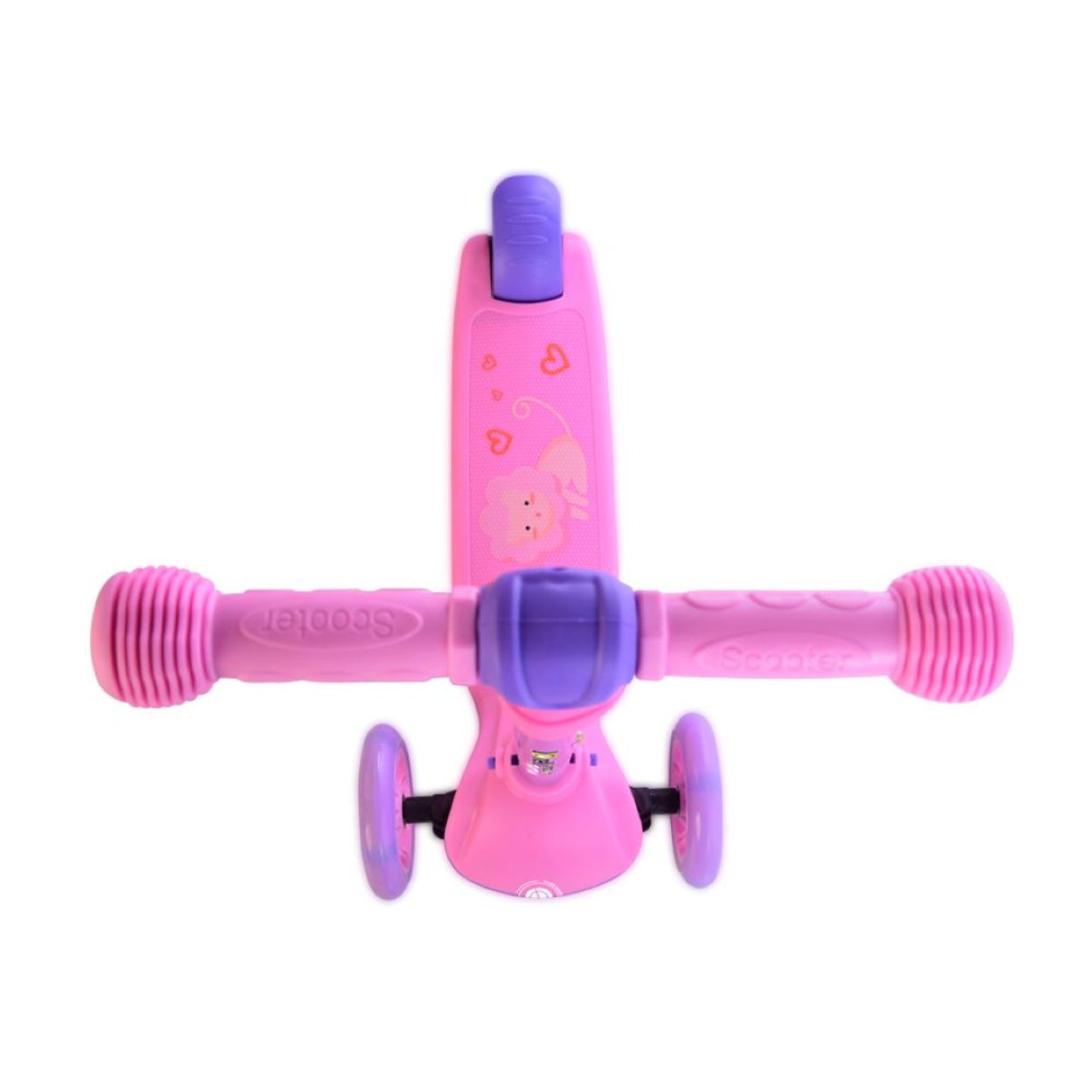 Scooter rosa con manijas rosas, detalles morados y tres ruedas.