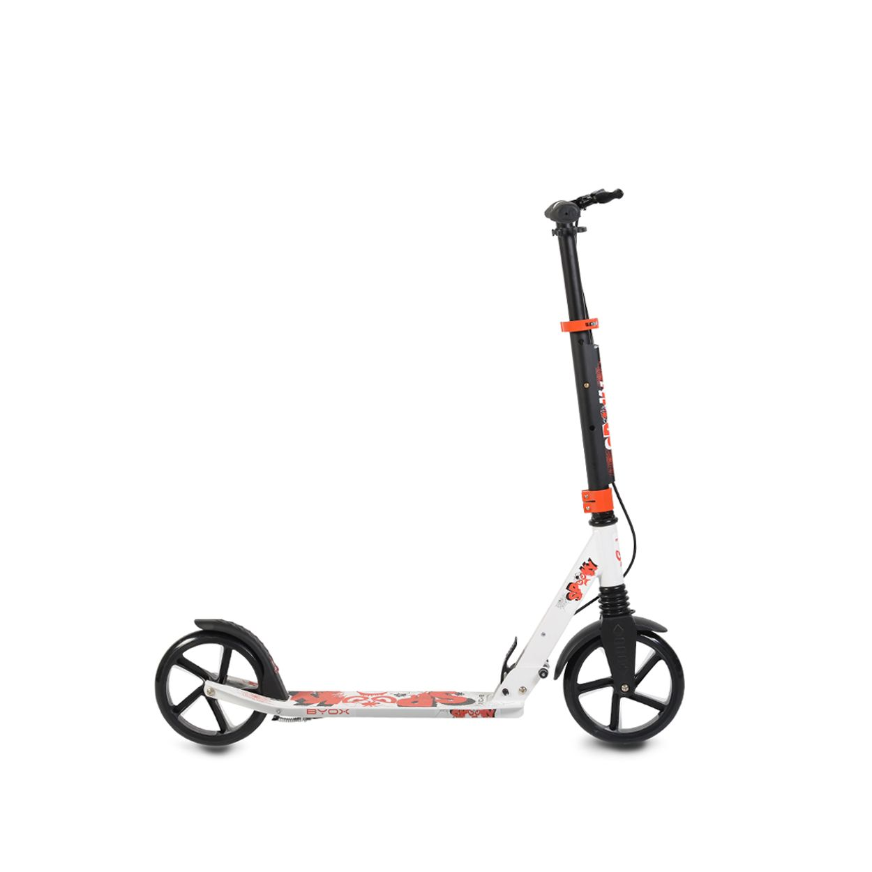 Ein weißer Roller mit schwarzen Rädern und roten Akzenten steht auf einer weißen Oberfläche.