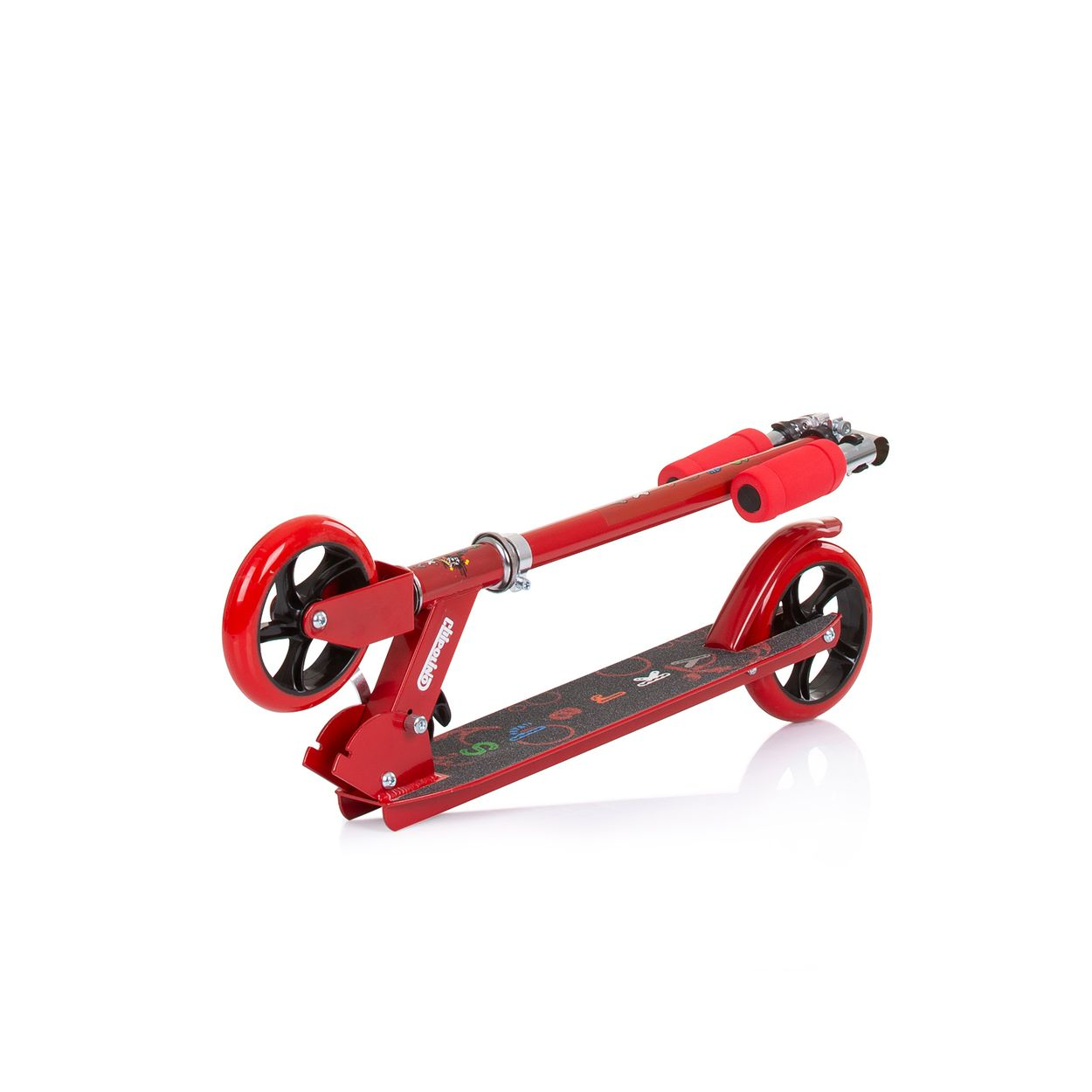 Ein roter Tretroller. Der Roller hat einen roten Rahmen und schwarze Räder. Er steht auf weißem Hintergrund.