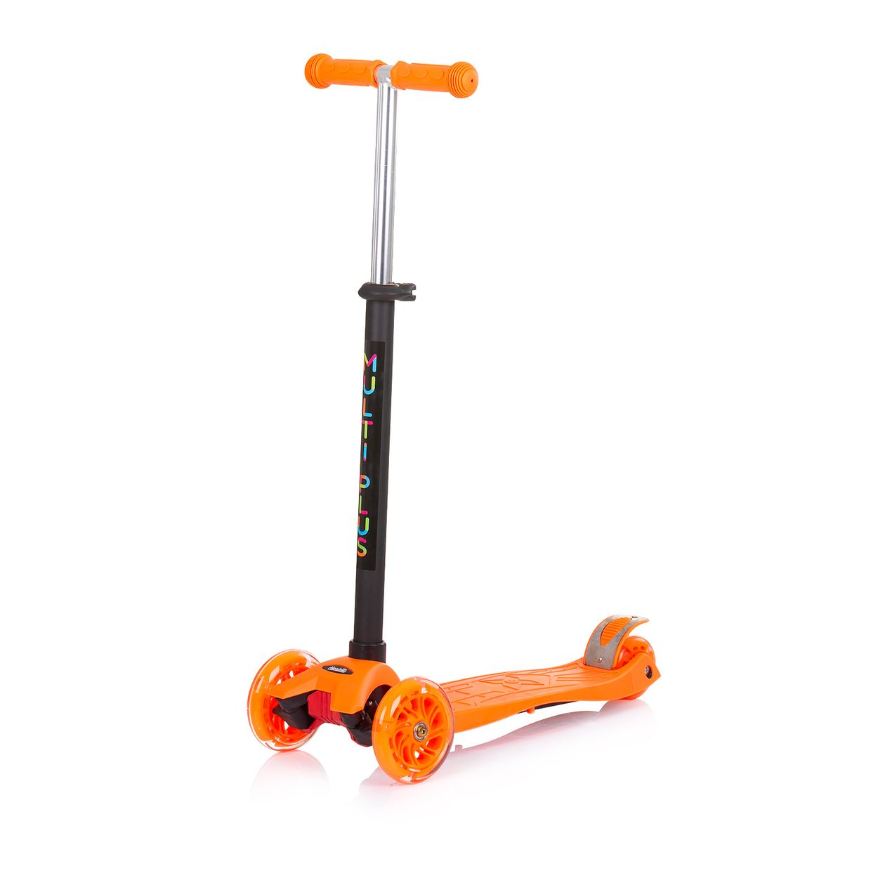Orangener Roller mit drei Rädern, schwarzem Griff und Basis auf weißem Hintergrund.