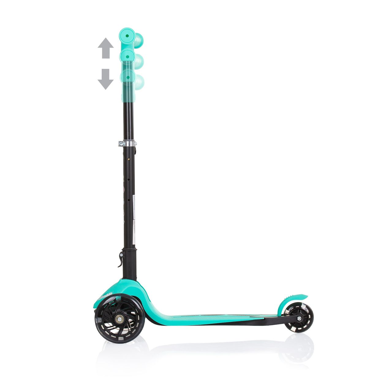 Ein grüner Roller mit schwarzen Rädern und einem Teleskophandgriff.