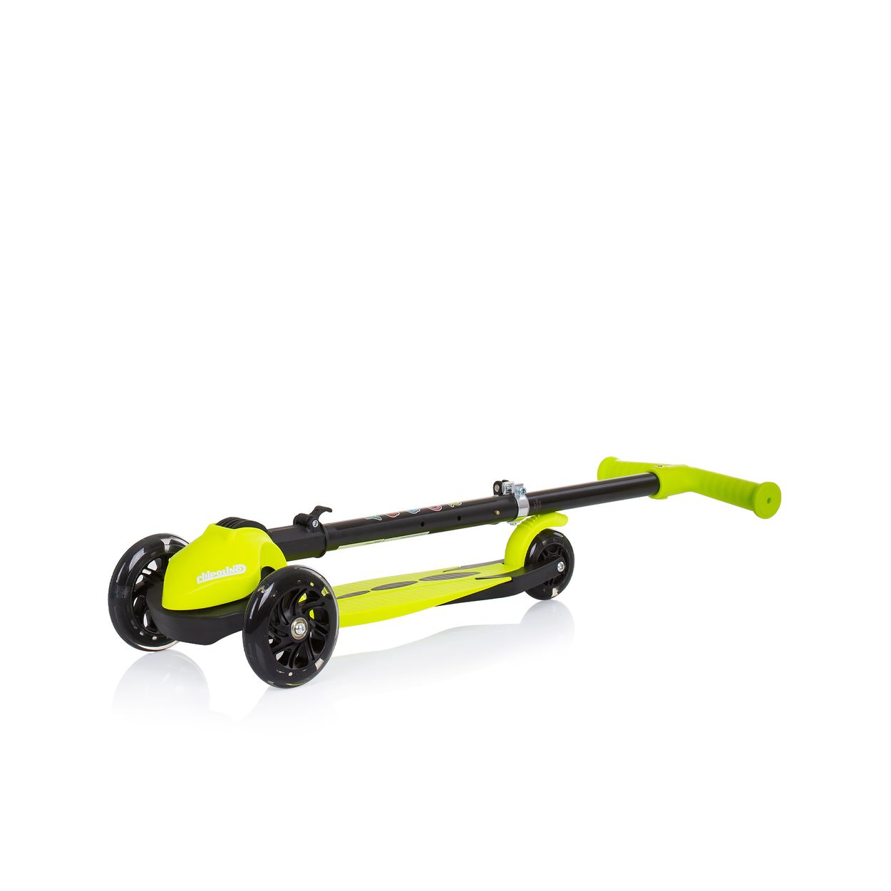 Zusammengeklappter gelb-schwarzer Roller auf weißem Hintergrund. Der Roller hat drei Räder.