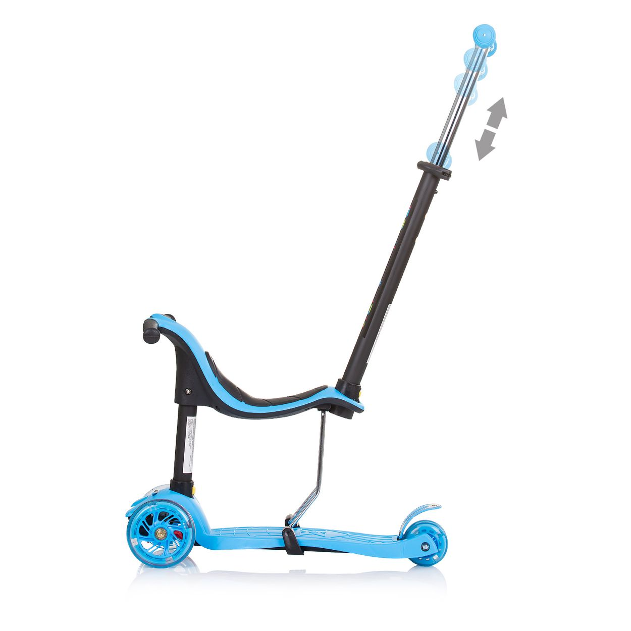 Un patinete azul para niños con asiento y manillar ajustable en altura.
