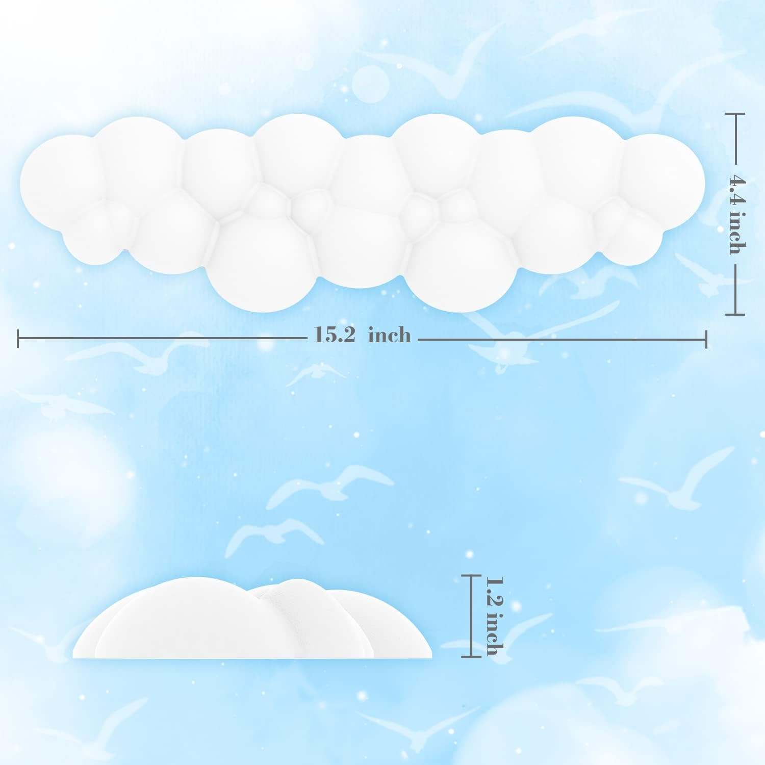 Décorations blanches en forme de nuage sur un fond de ciel bleu avec des oiseaux. Dimensions indiquées.