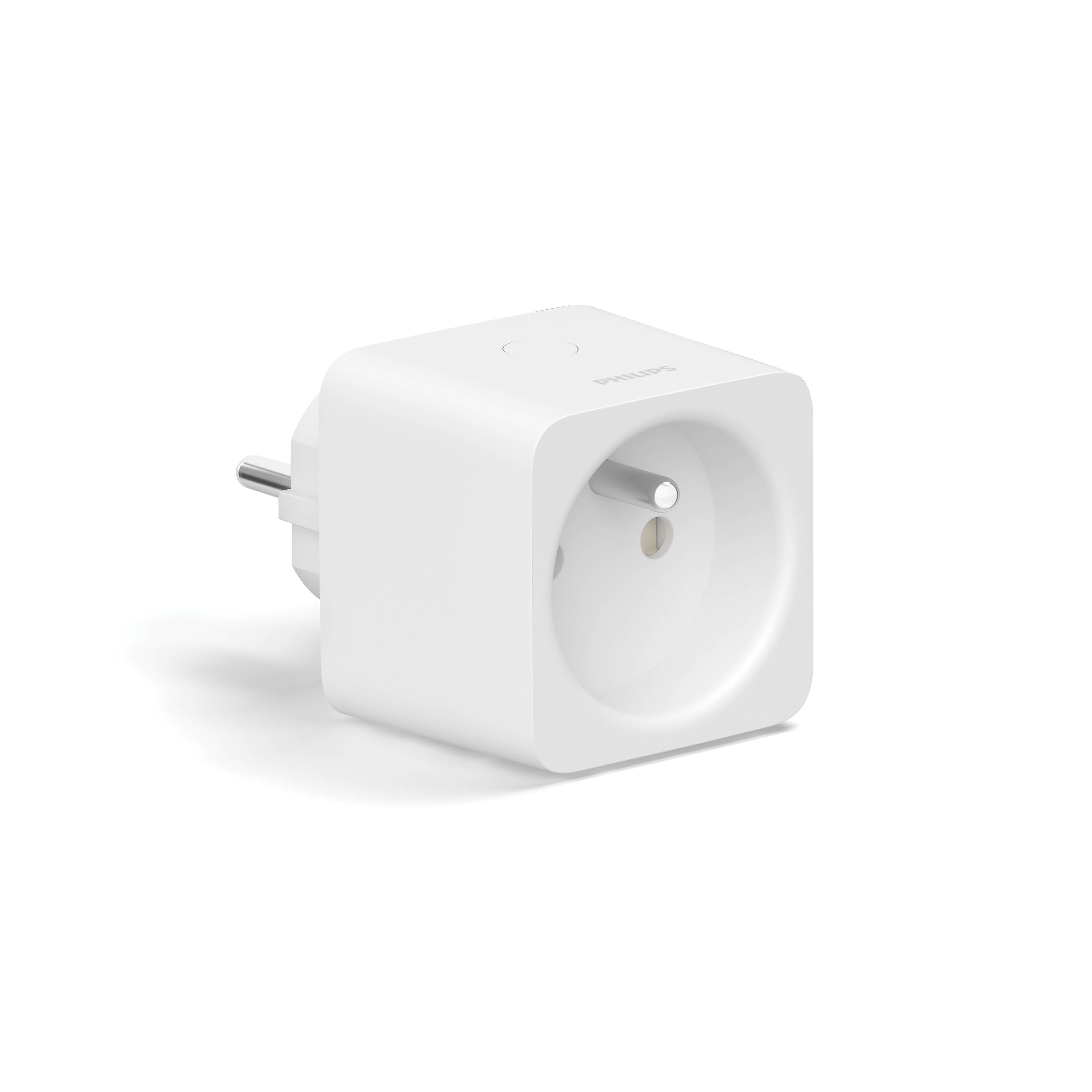 Un adattatore per presa intelligente bianco con spina su sfondo bianco.