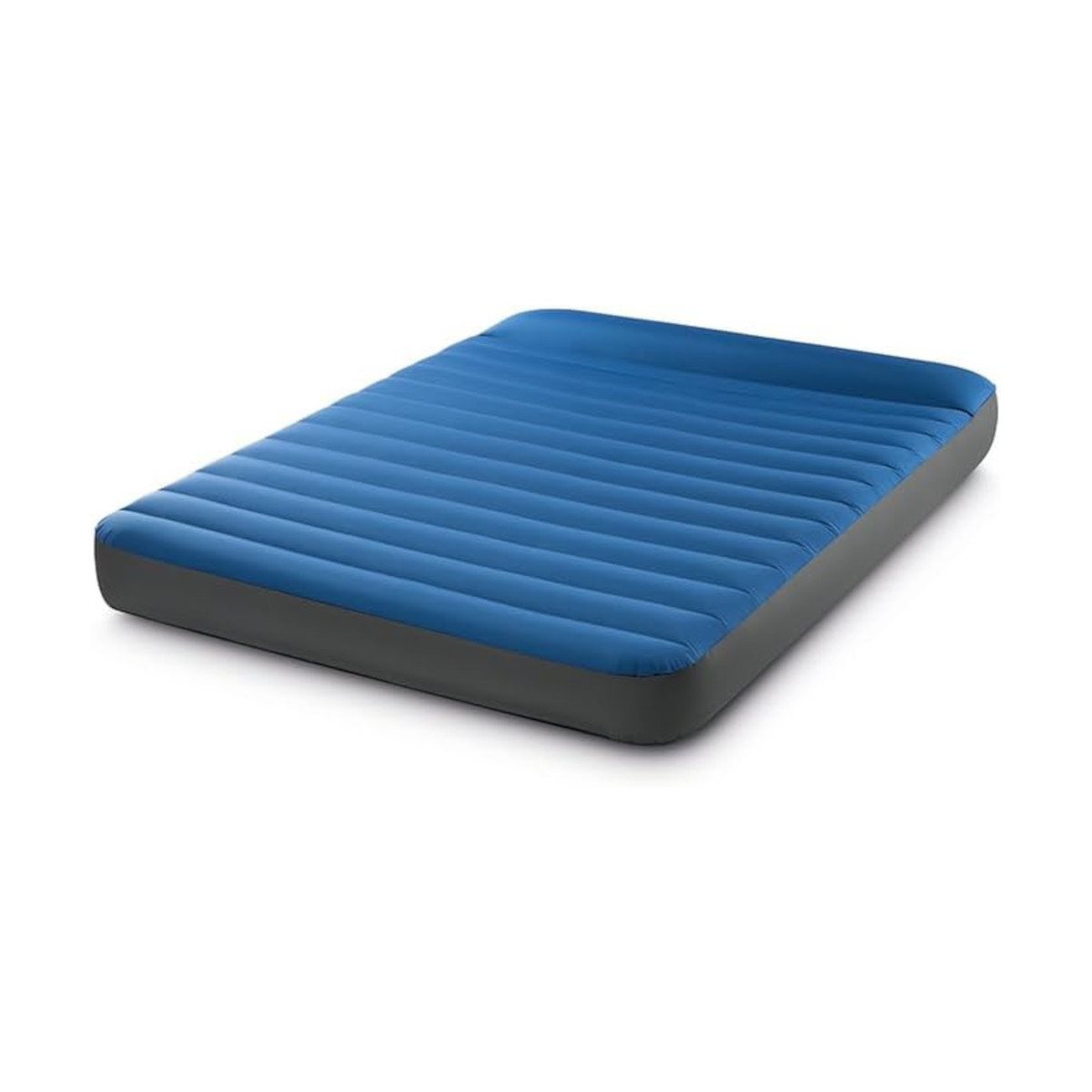 Een blauwe en grijze opblaasbare matras op een witte achtergrond.