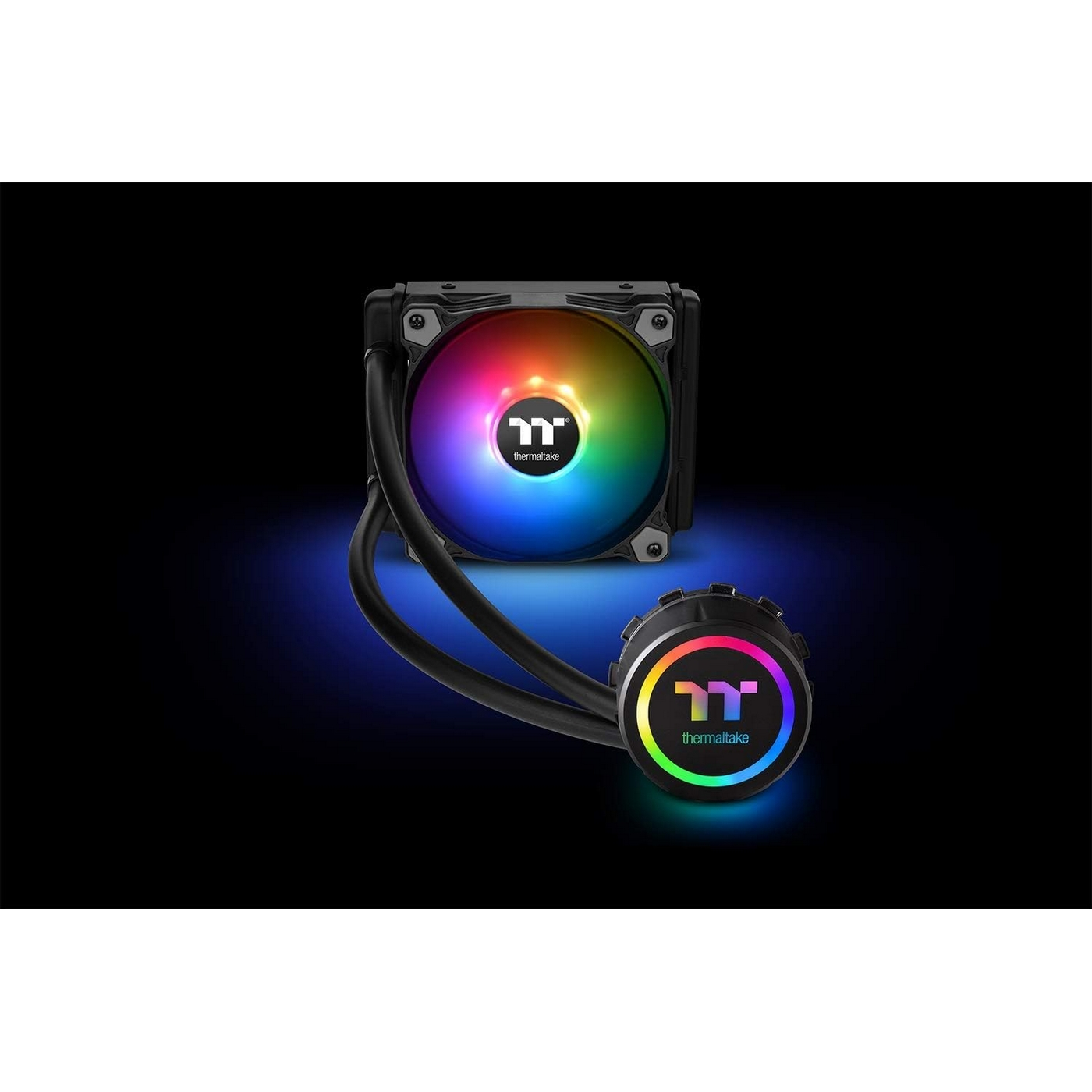 Computer-Wasserkühler mit einem Lüfter, der mit Regenbogenfarben beleuchtet wird, und einem kreisförmigen Licht auf der Pumpe.