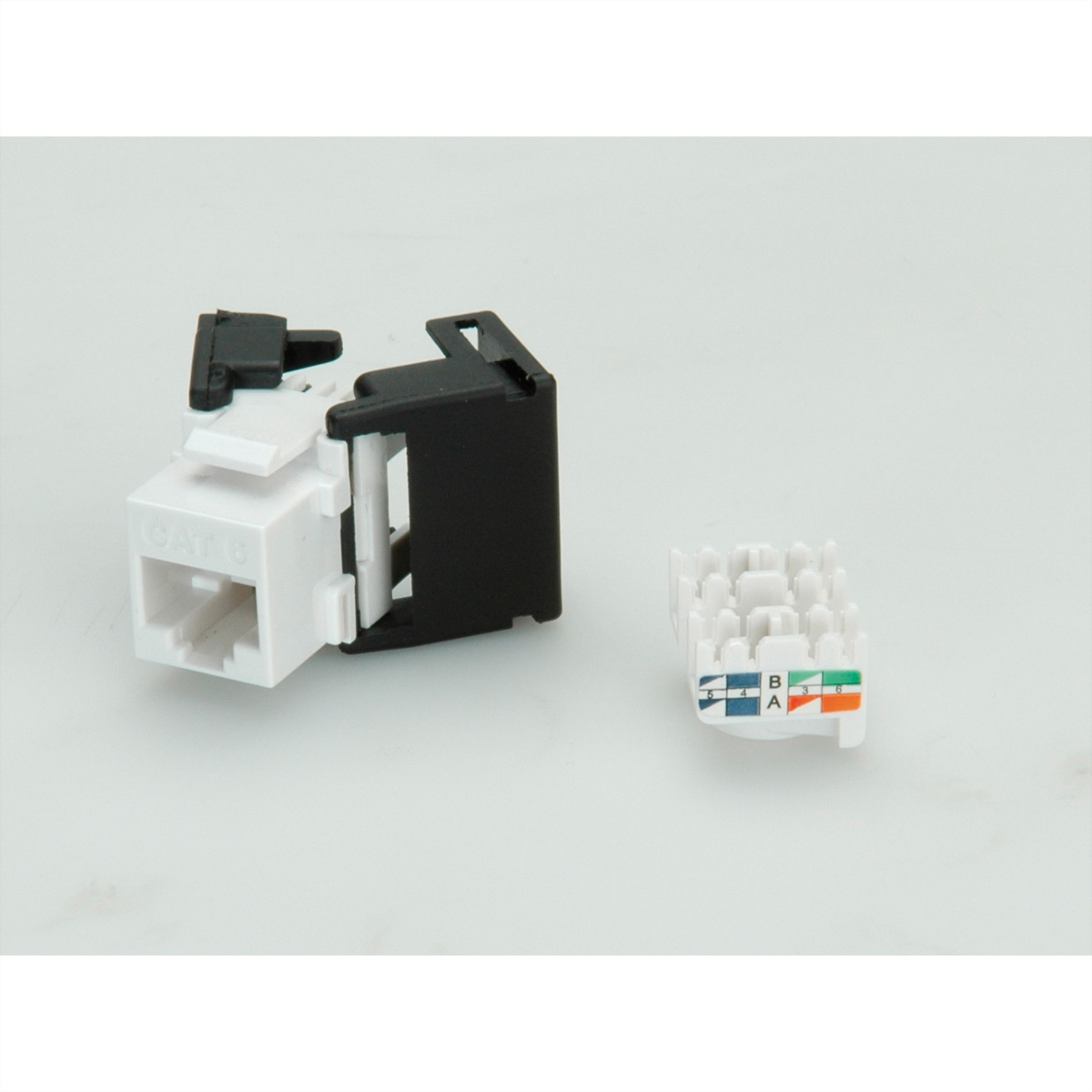 Witte en zwarte netwerkconnector met een RJ45-poort en een klein plastic blok.