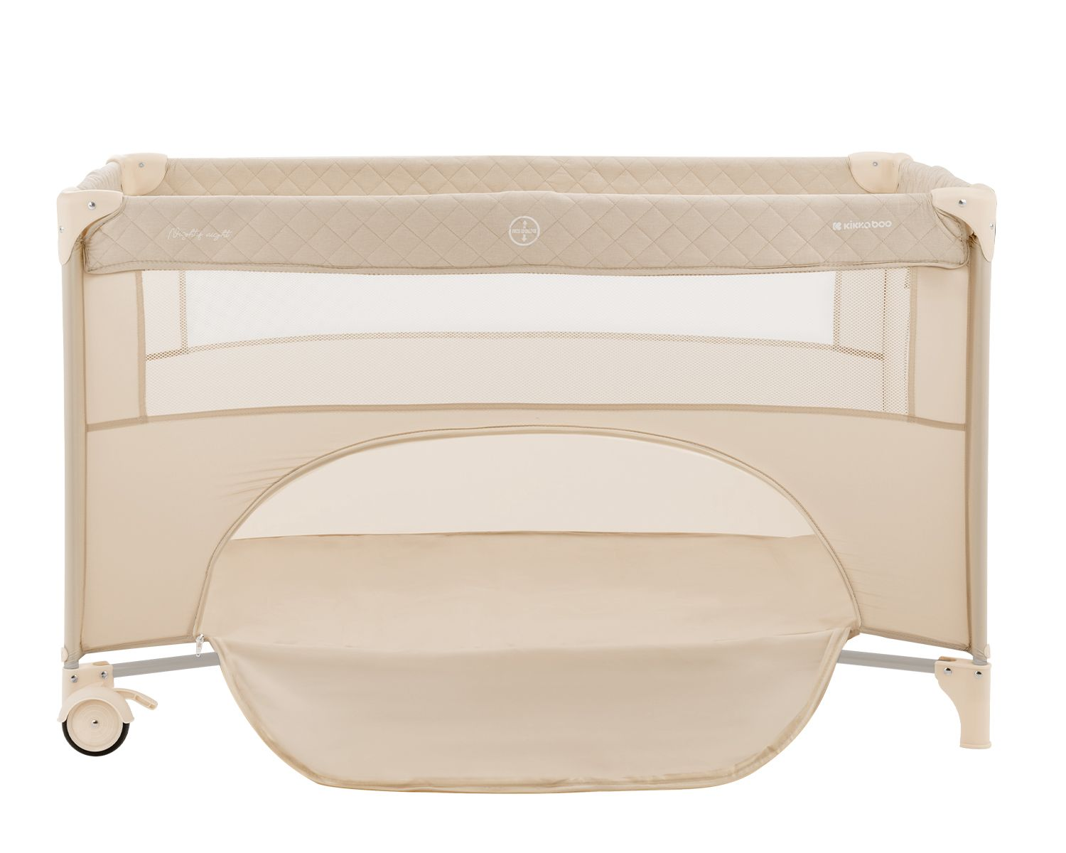 Ein beige-weißes Baby-Laufgitter mit Gittern und einer geschwungenen, beigen Basis.