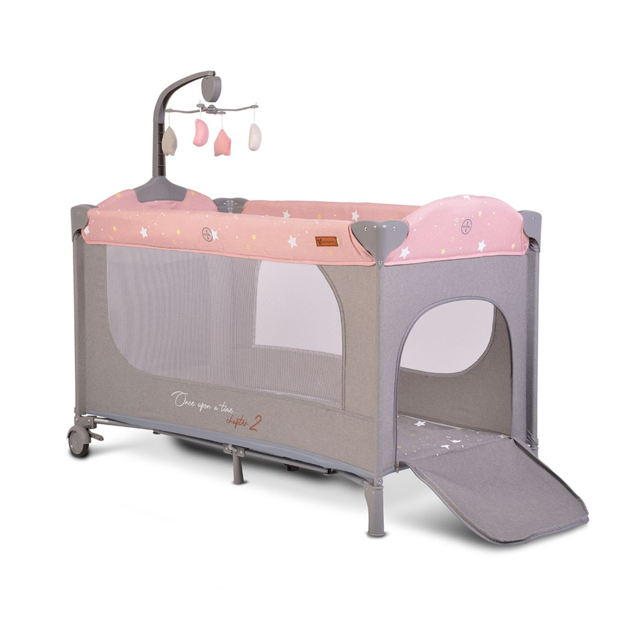 Baby-Reisebett, rosa und grau. Oberteil rosa mit Sternen. Grauer Rahmen und Unterteil. Ein Mobile hängt darüber.