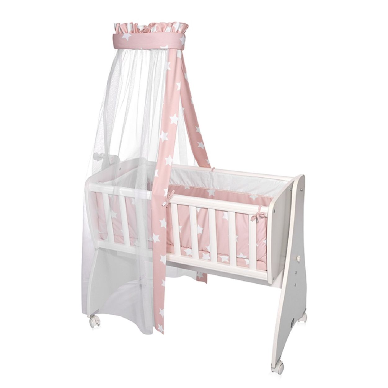 Eine rosa-weiße Babywiege mit Baldachin und sternförmiger Bettwäsche, auf Rädern.