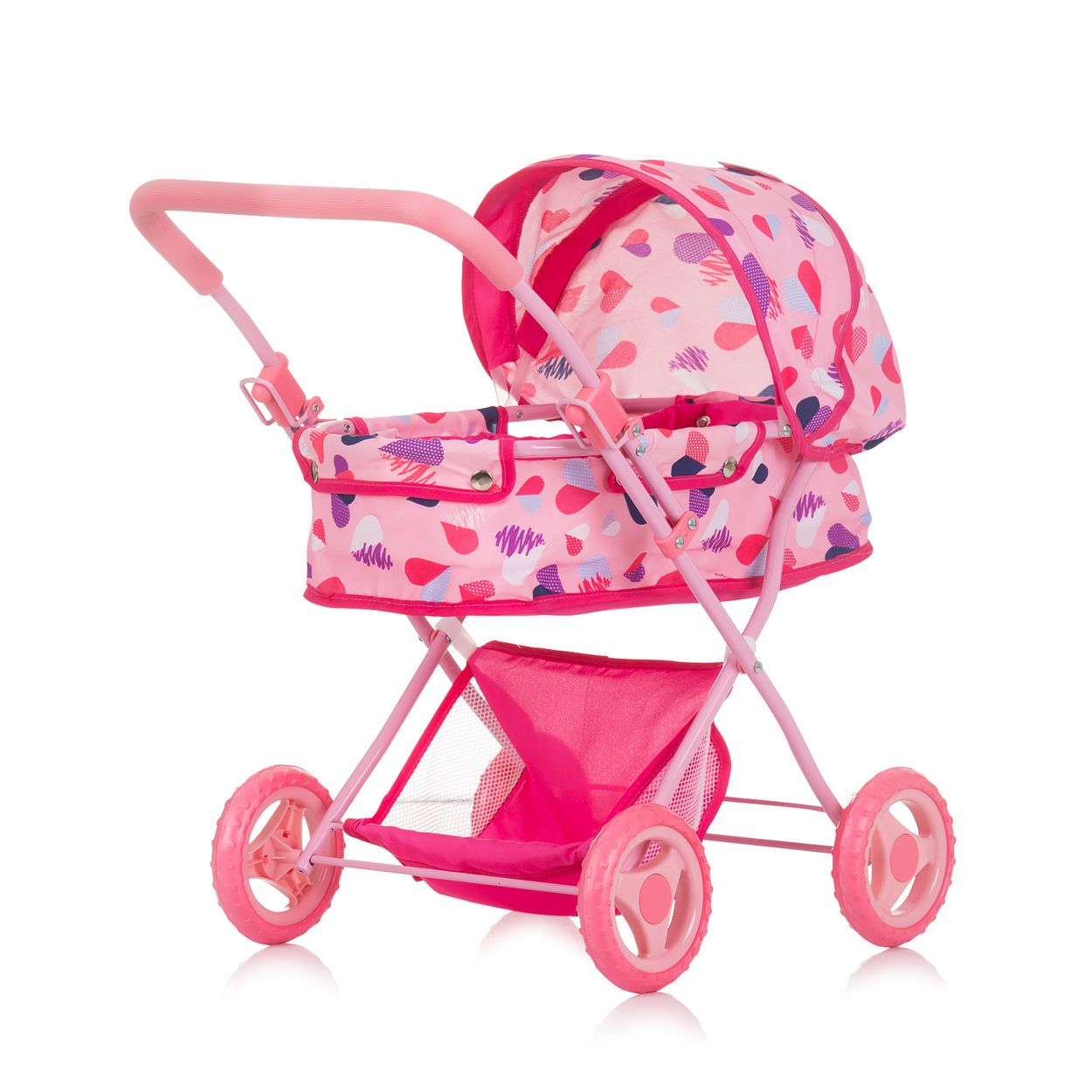 Rosa Spielzeug-Puppenwagen mit Herzmuster. Weißer Hintergrund.
