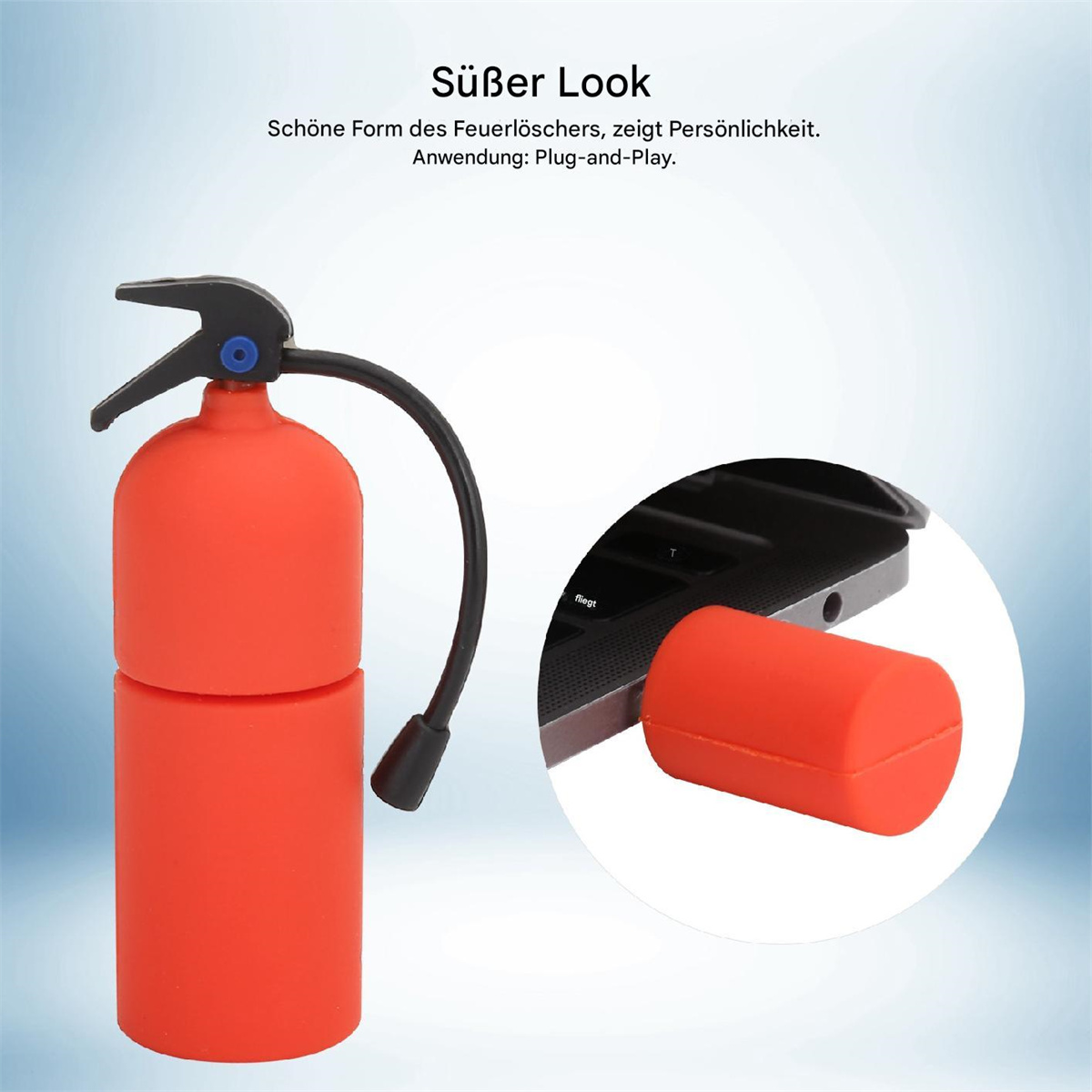 Ein roter Feuerlöscher-USB-Stick und ein schwarzer Laptop vor blauem Hintergrund.