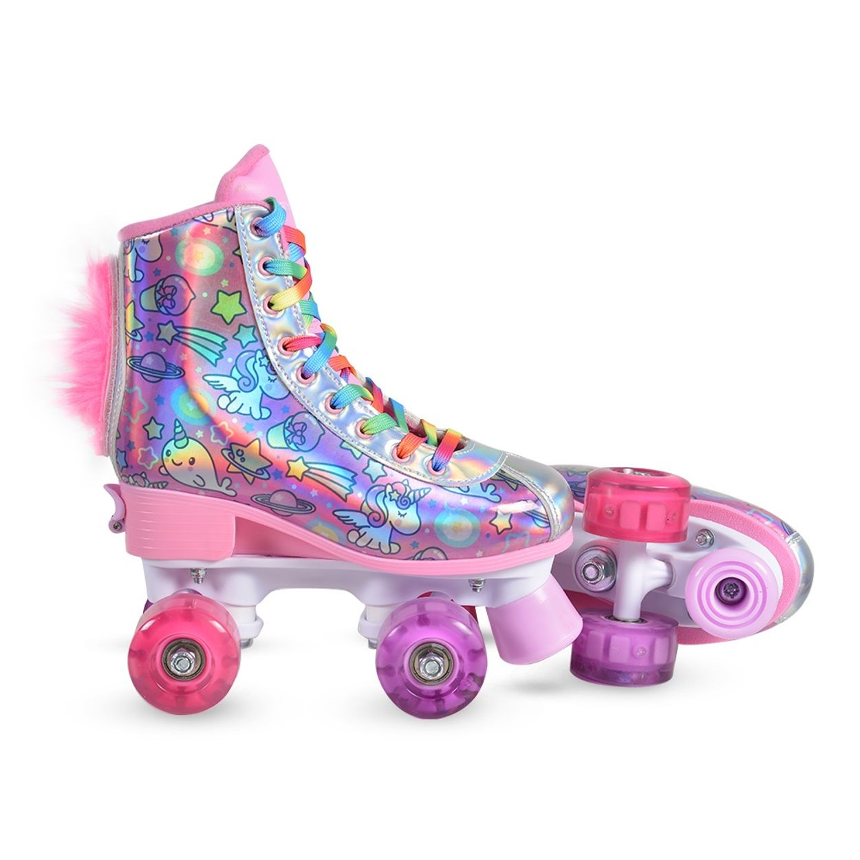 Bunte Einhorn-Rollschuhe auf Weiß.