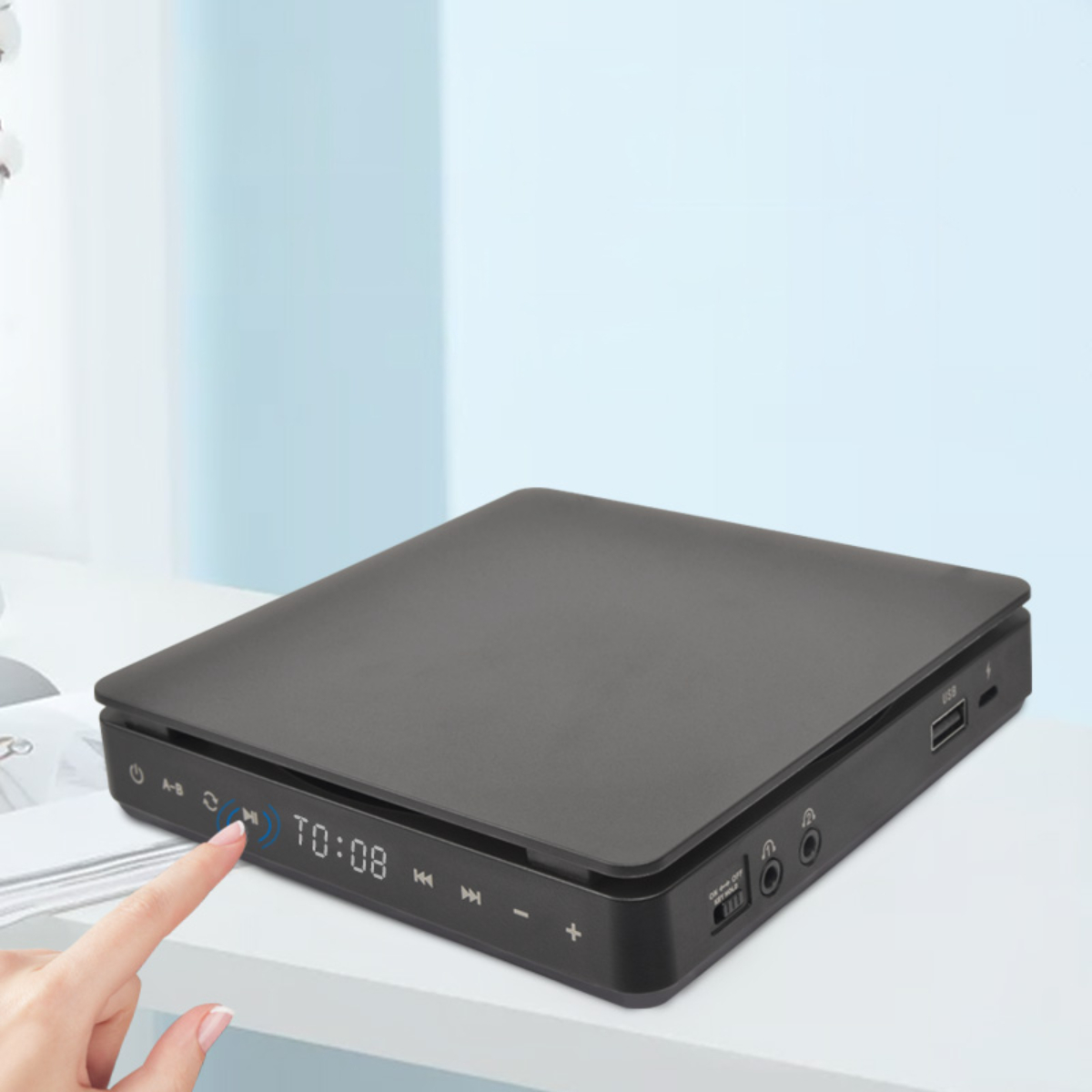 Ein schwarzes Mediaplayer-Gerät mit Touchscreen und verschiedenen Tasten.