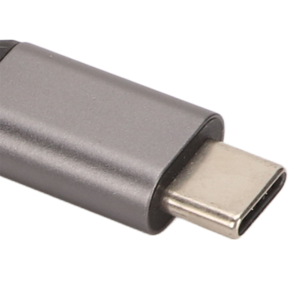 Nahaufnahme eines USB-C-Anschlusses in Grau.
