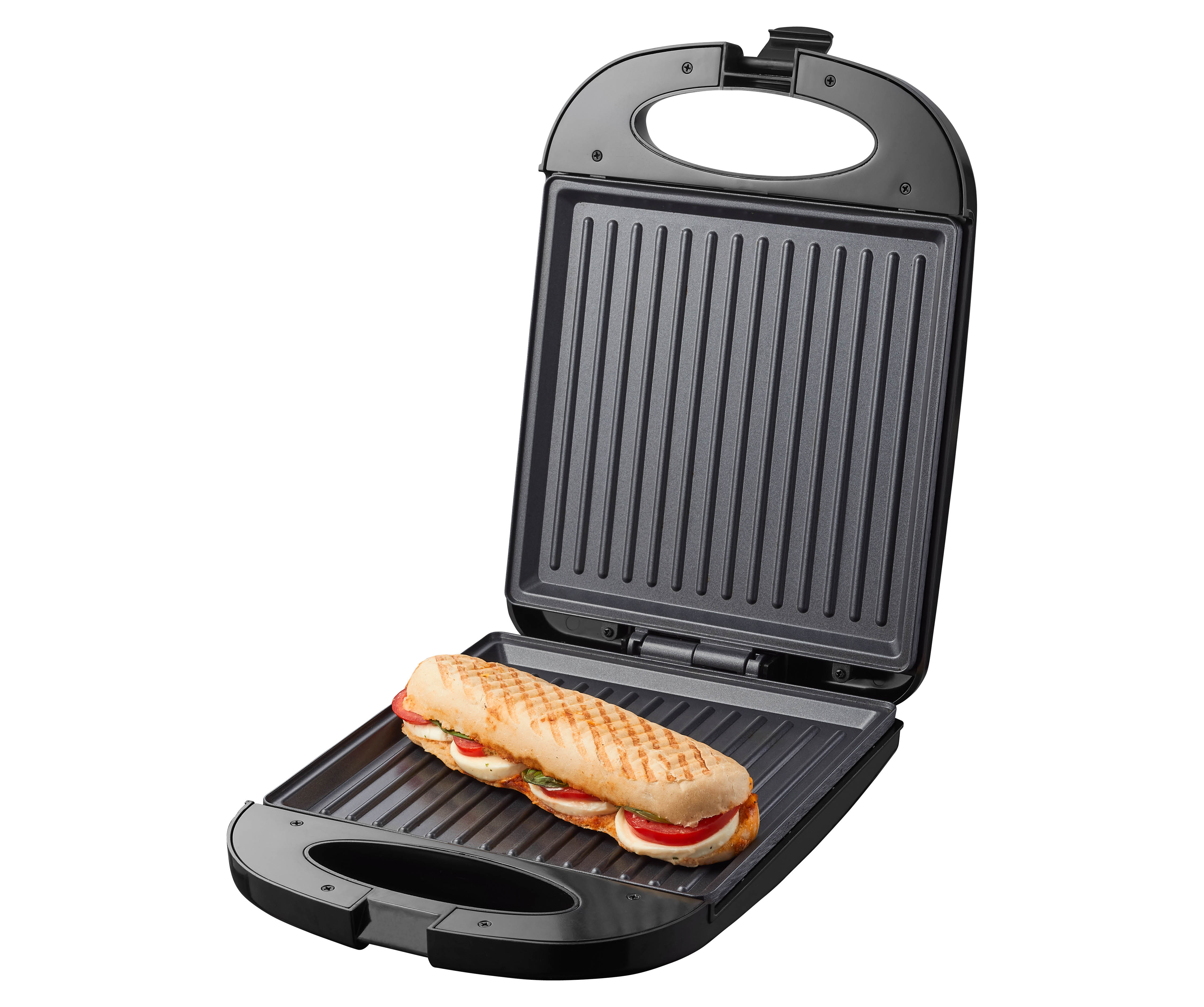 Schwarzer Sandwichmaker mit einem Sandwich darin. Der Maker ist geöffnet und zeigt den Grill.