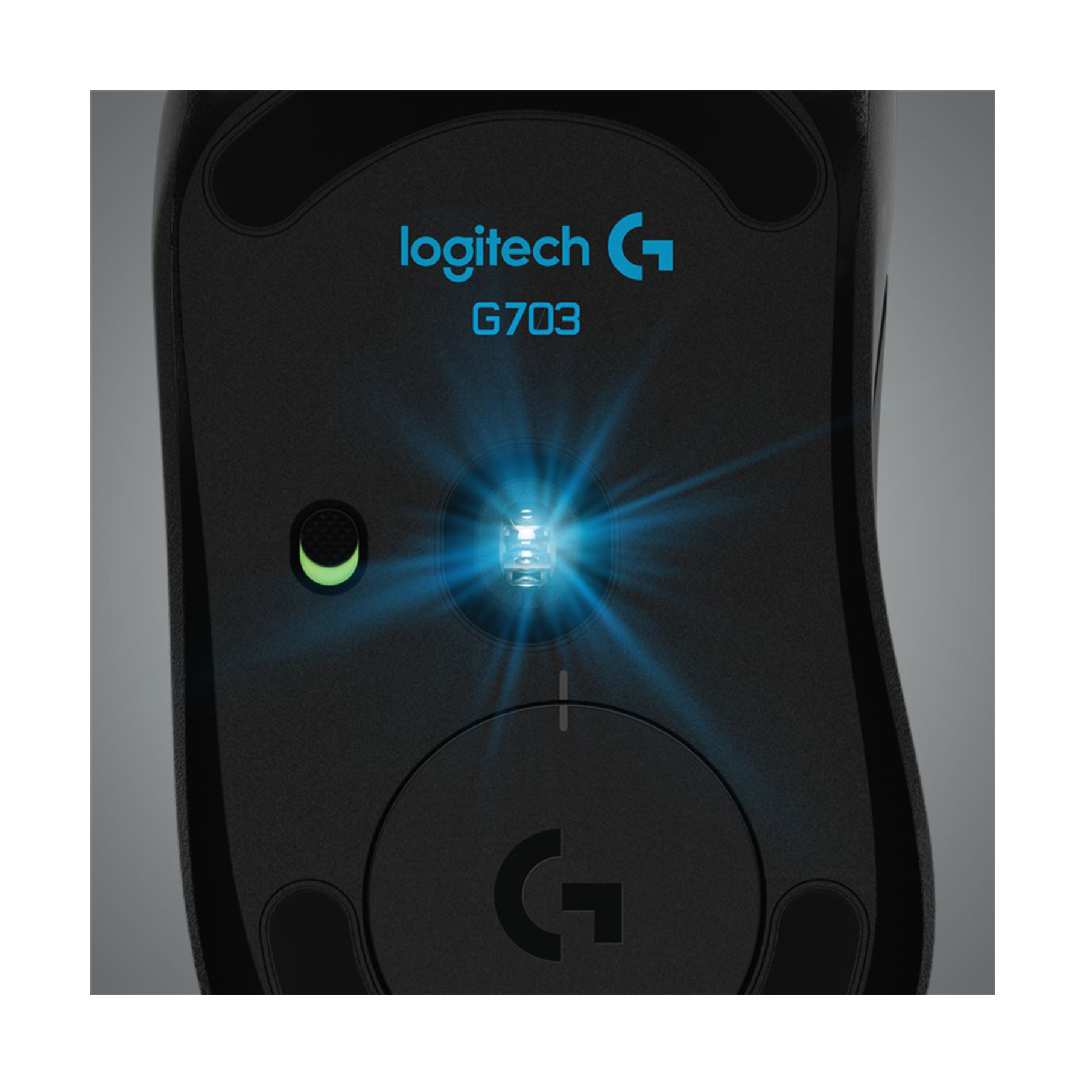 Zwarte Logitech G703-muis met het Logitech G-logo blauw verlicht, van onderaf gezien.