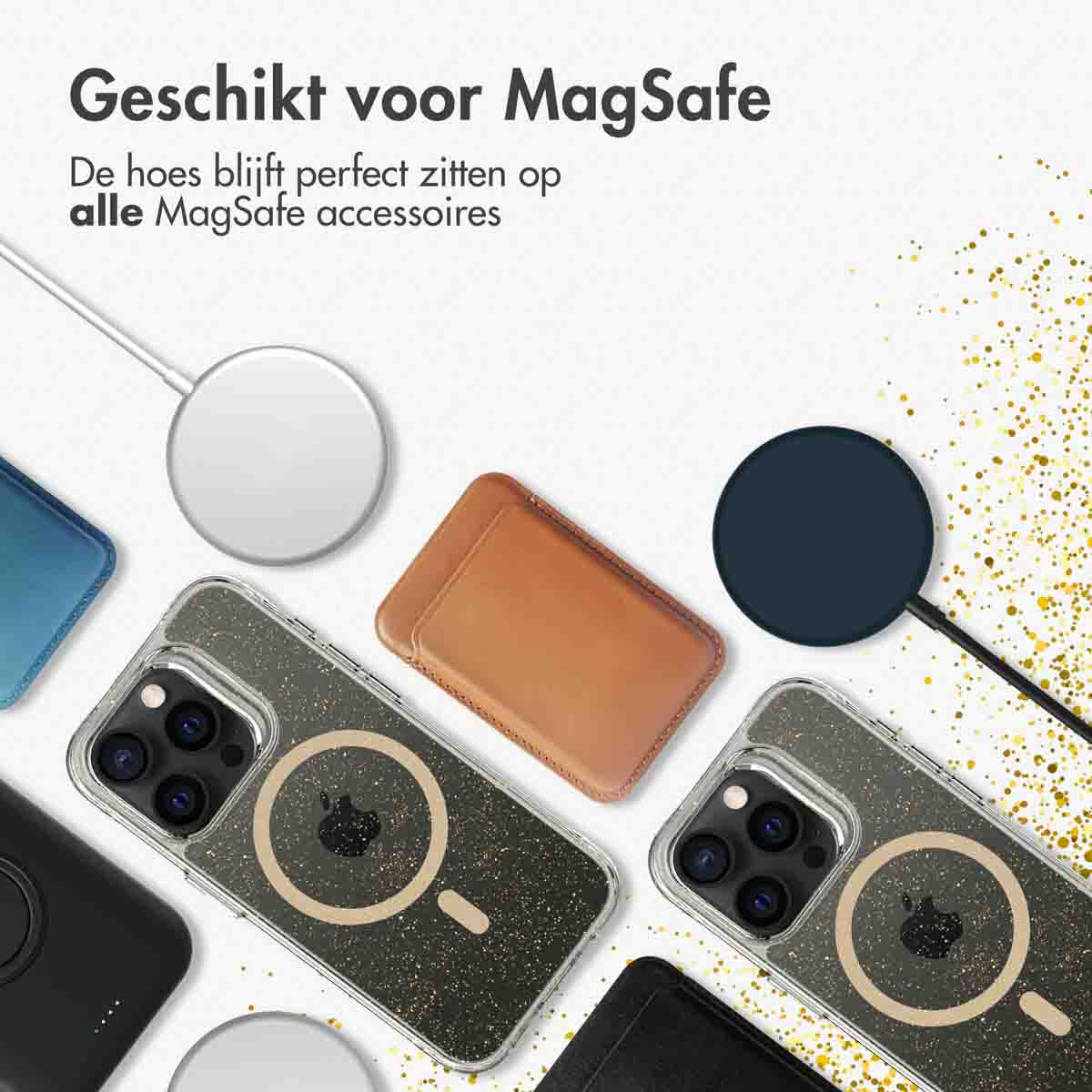Meerdere items waaronder telefoons, hoesjes en opladers, met tekst: MagSafe.